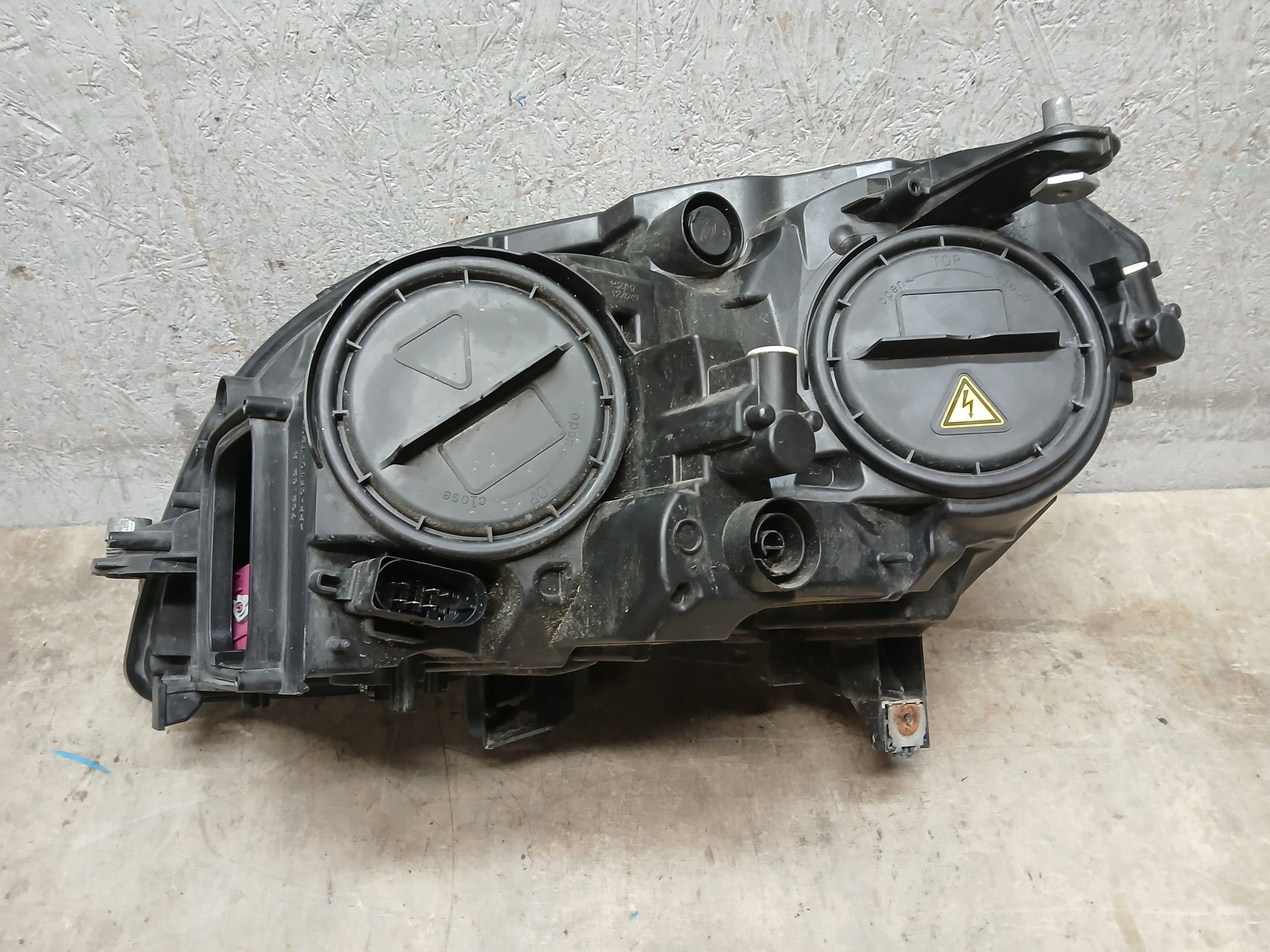 light front right MERCEDES GLK W204 LIFT XENON LED ILS A2048201639