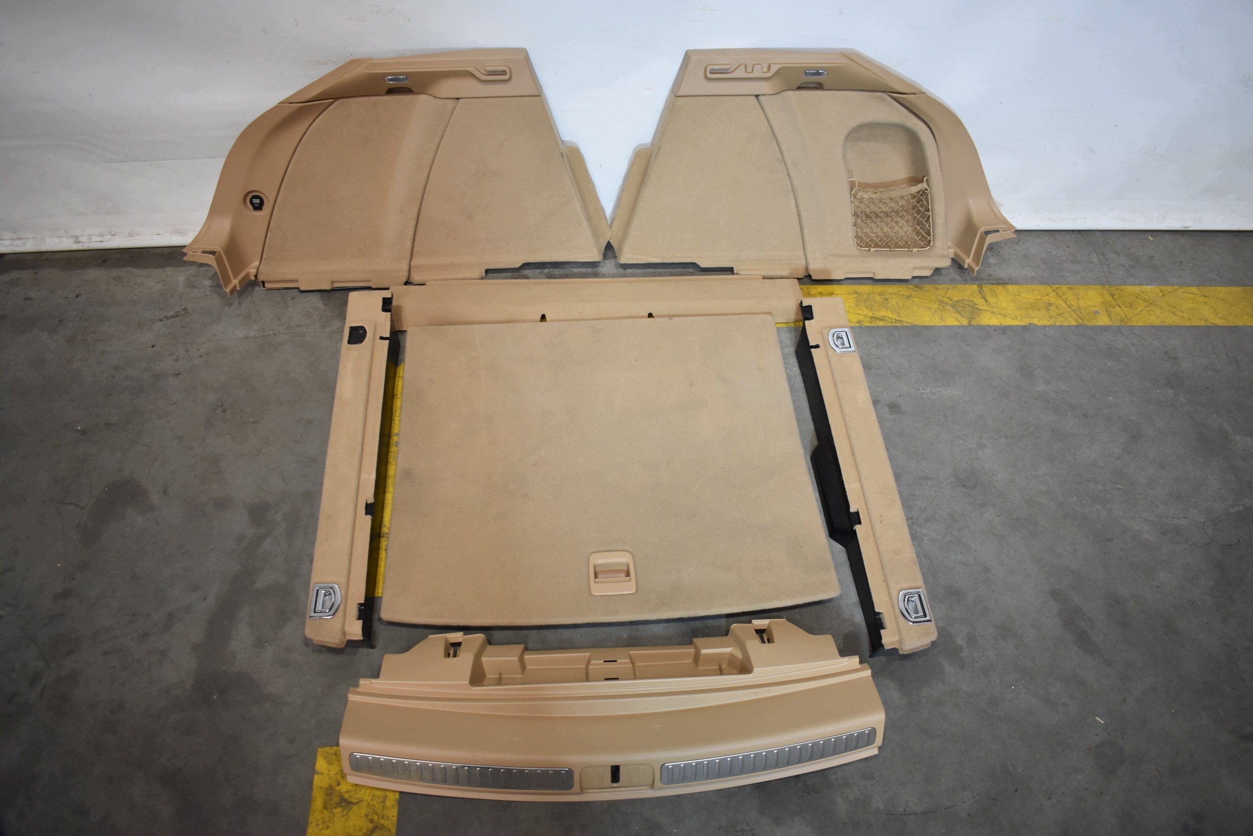 IDEALNY KPL. boot upholstery boot LUXURY BEIGE PORSCHE MACAN 1