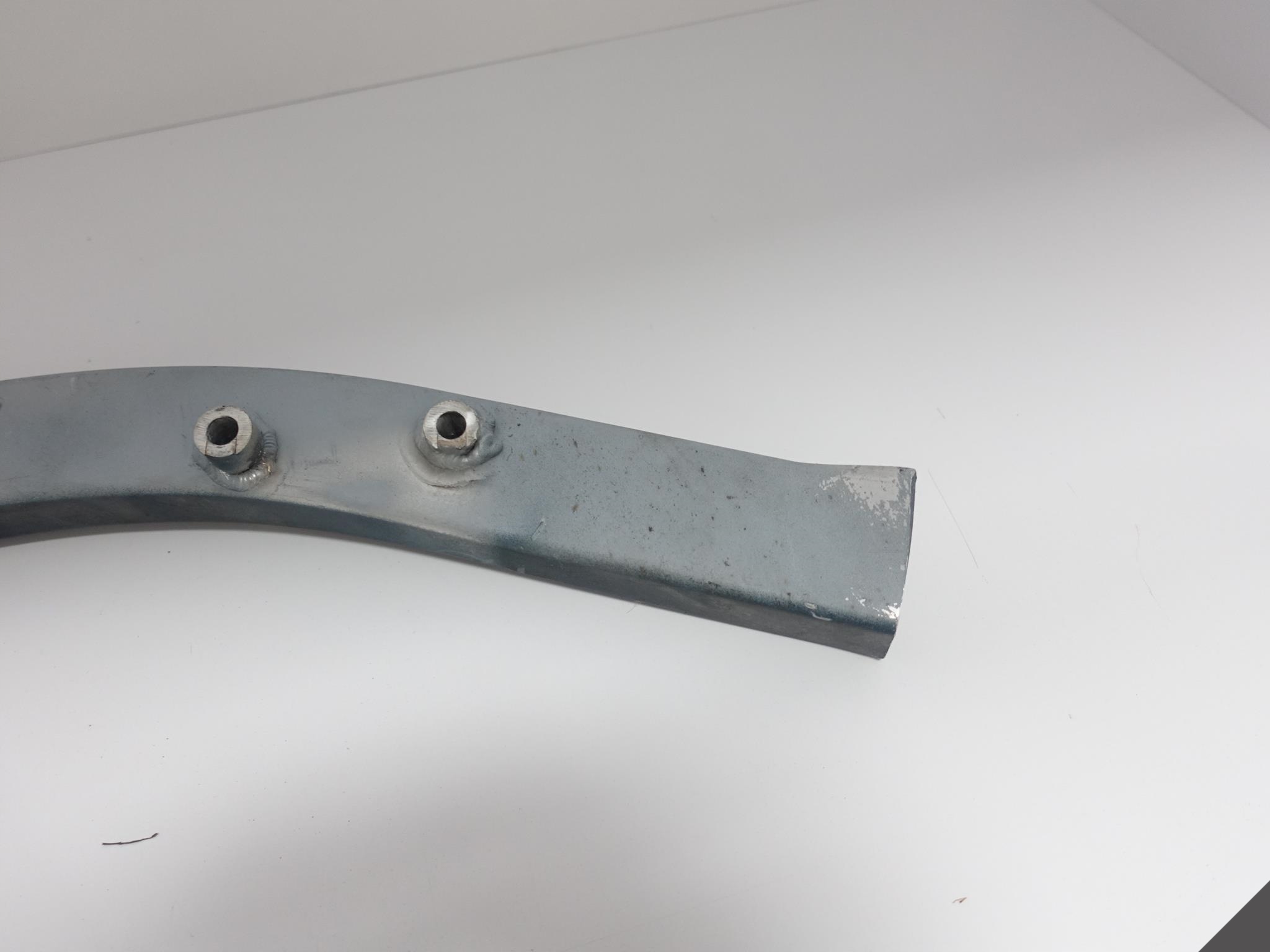 MASERATI GRANTURISMO sider pillar front