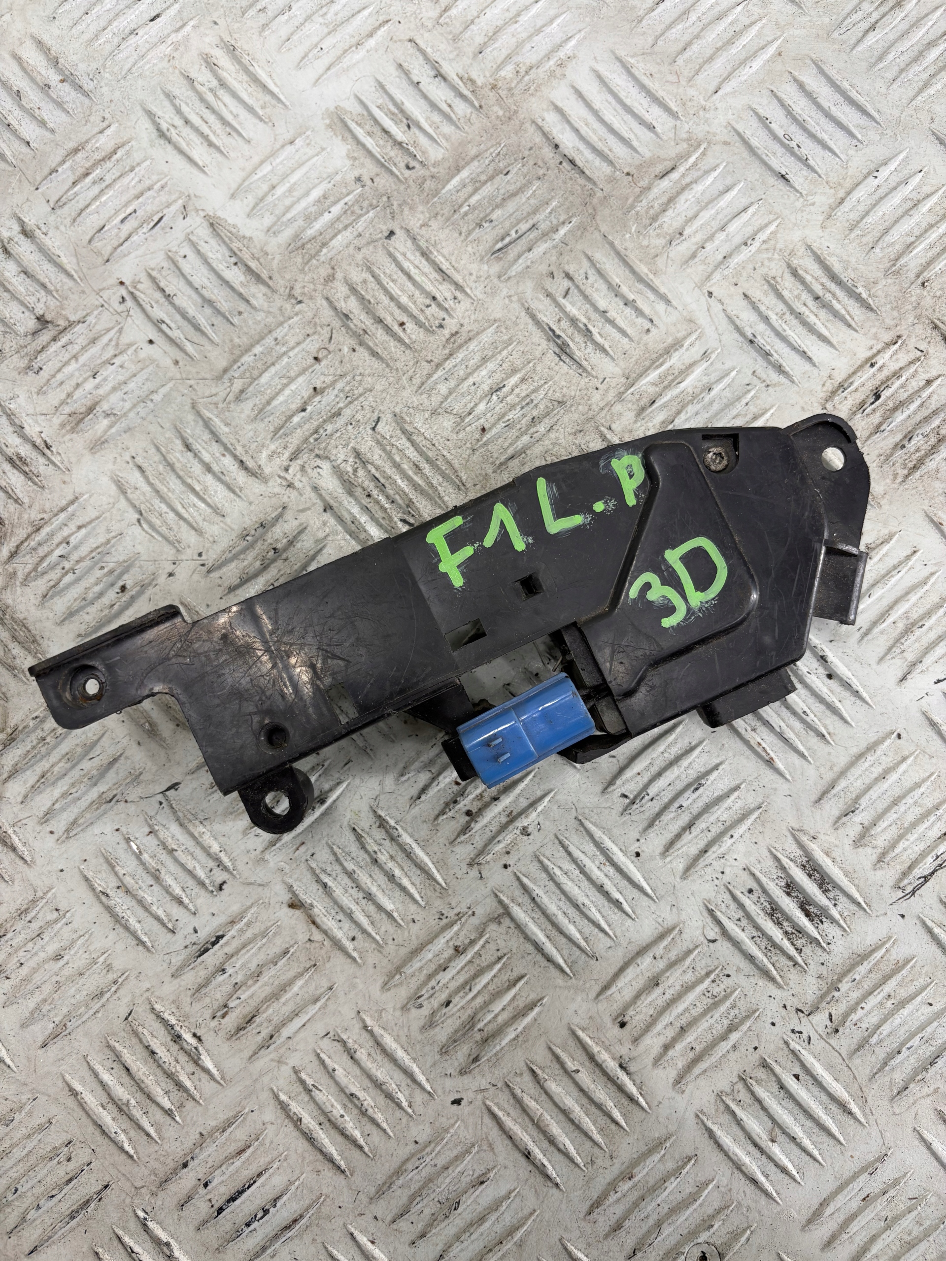 ZAMEK KLAPY BAGAŻNIKA ROVER FREELANDER I 1