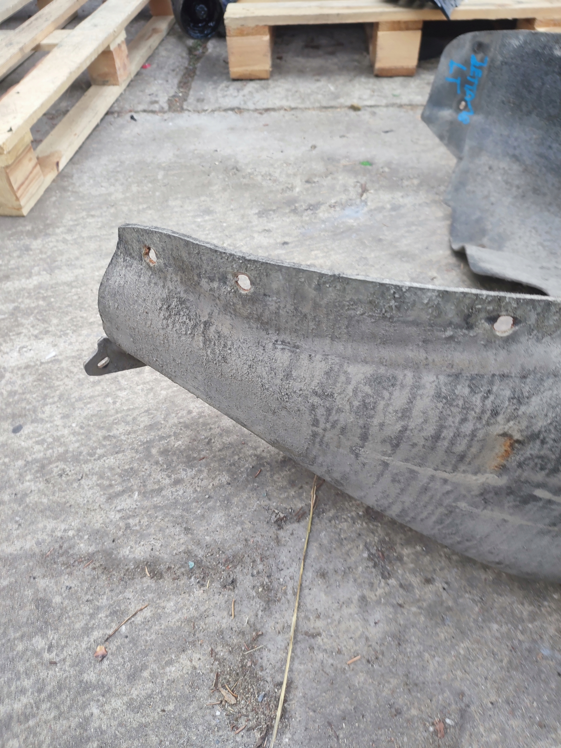 mudguard left rear part left rear. Volkswagen Jetta VI