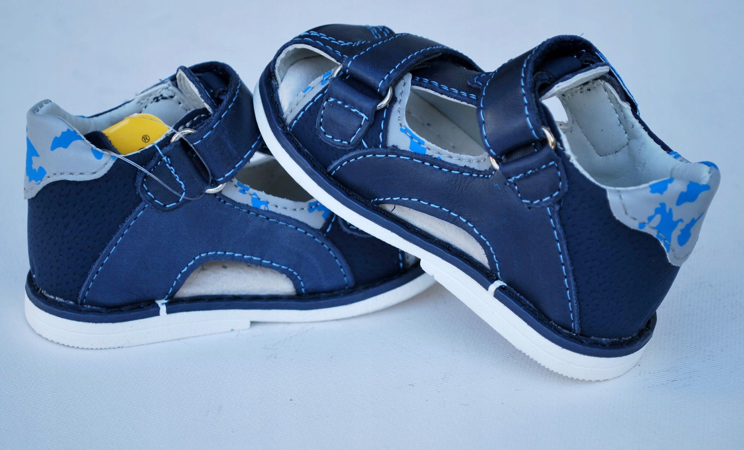 Sandałki 100% skóra, obcas THOMASA r 24 / 15cm Materiał skóra naturalna