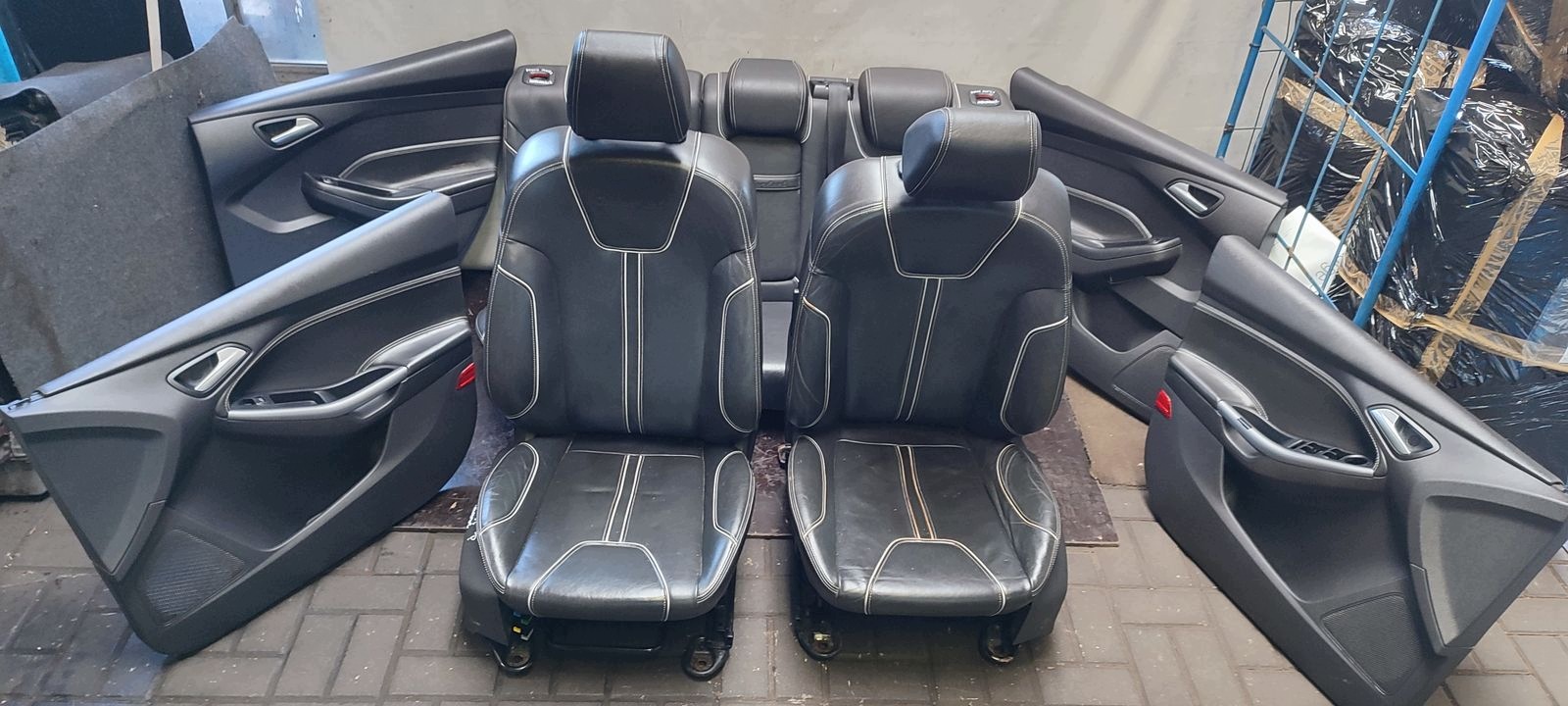seat seats heated side komplet leather indywidual Ford Focus MK3 HB