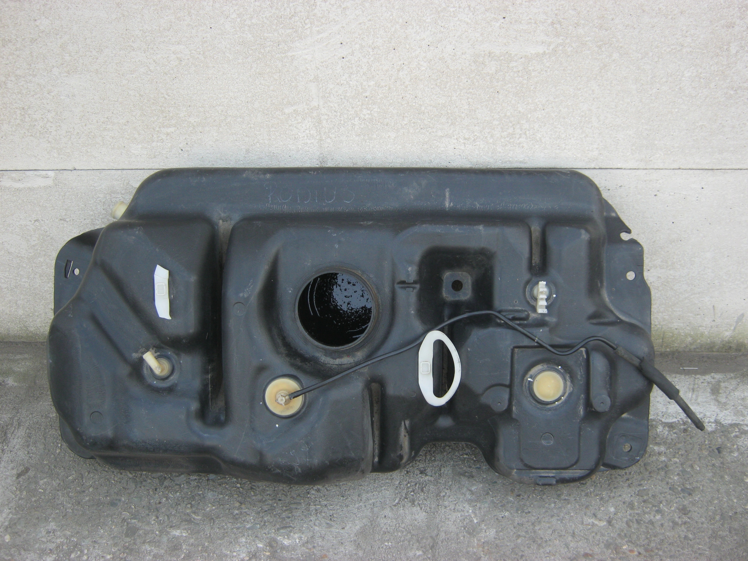 tank kraftstofftank SSANGYONG RODIUS 2.7