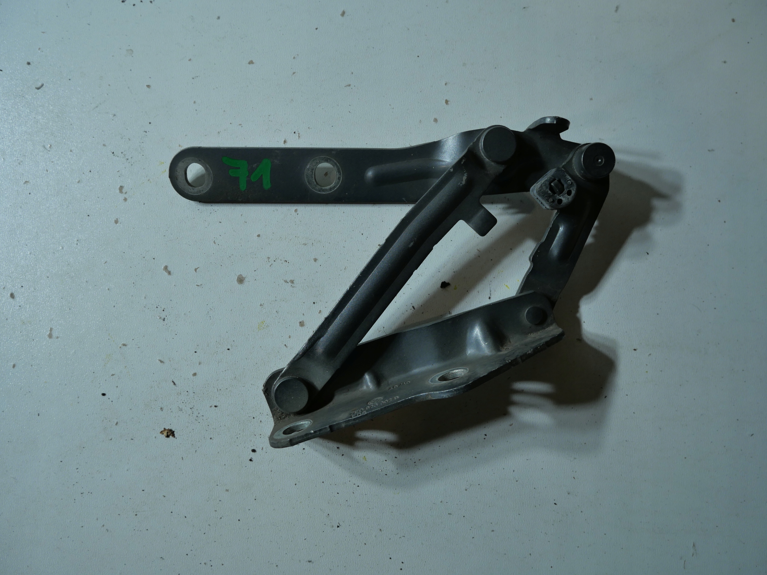 hinge bonnets POKRYWY right VW T6 7E0823302B