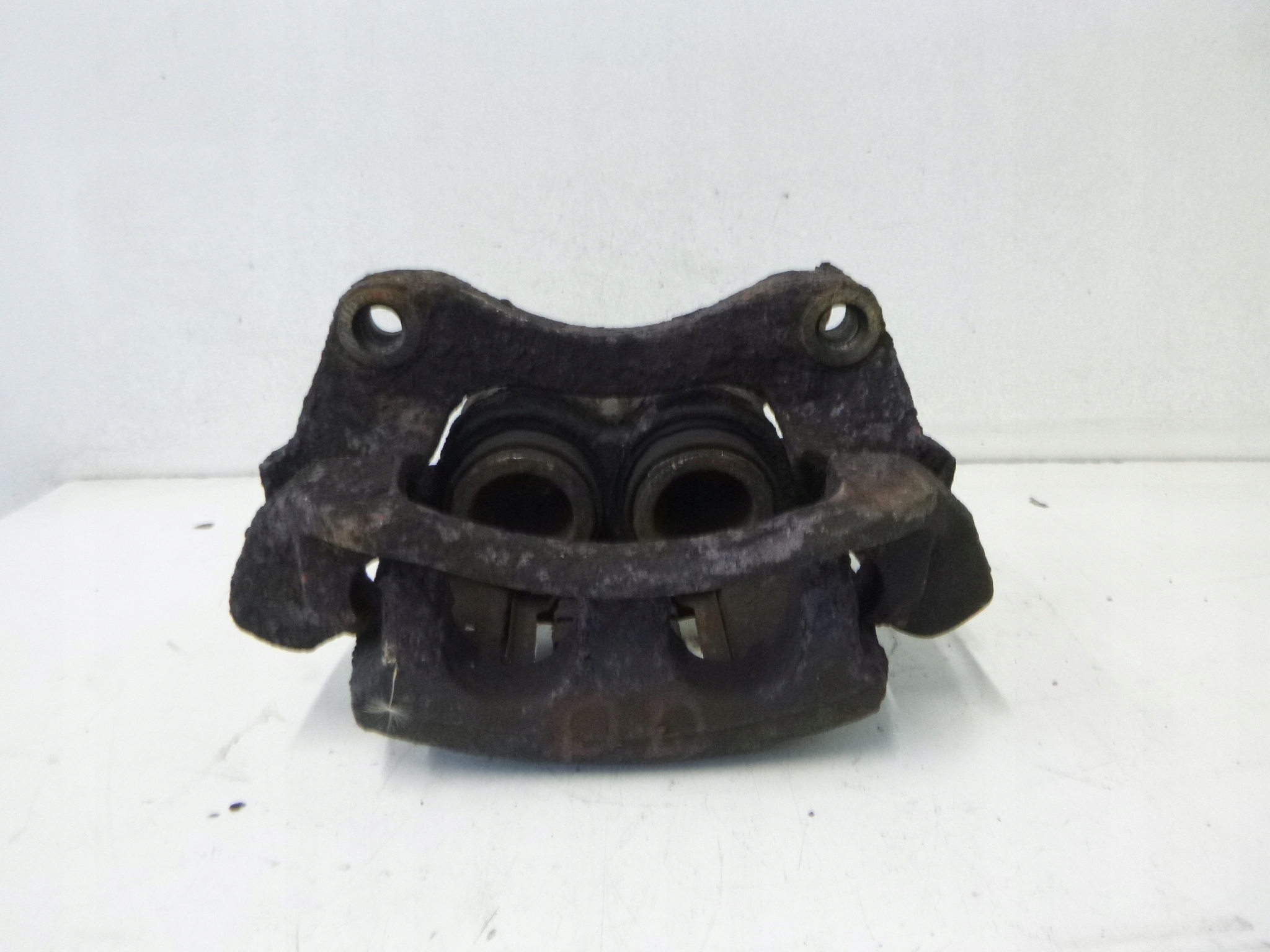 caliper brake front Opel Movano 1.9 DTI 2003