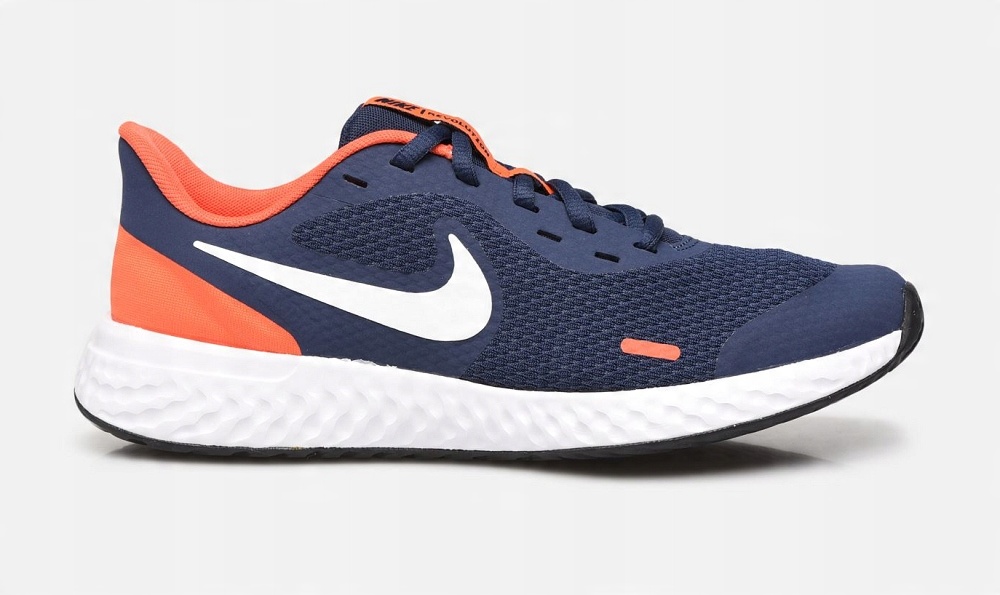

Nike Revolutio 5
