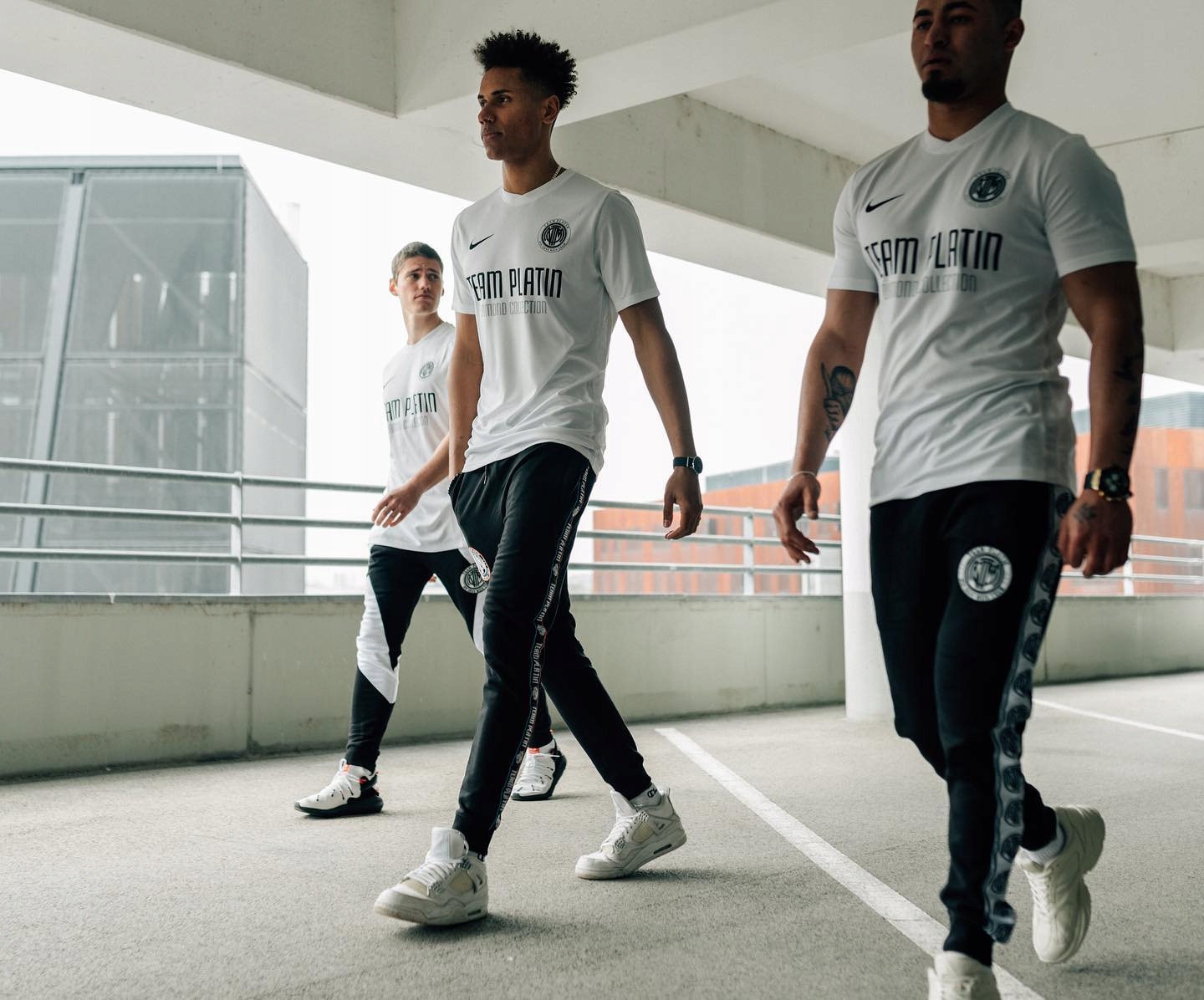 KOSZULKA NIKE MĘSKA TEAM PLATIN SPORTOWA DRY-FIT rozmiar L Dekolt okrągły