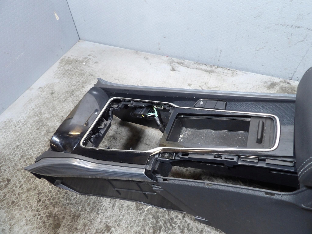 PEUGEOT 508 e LIFT TUNEL media