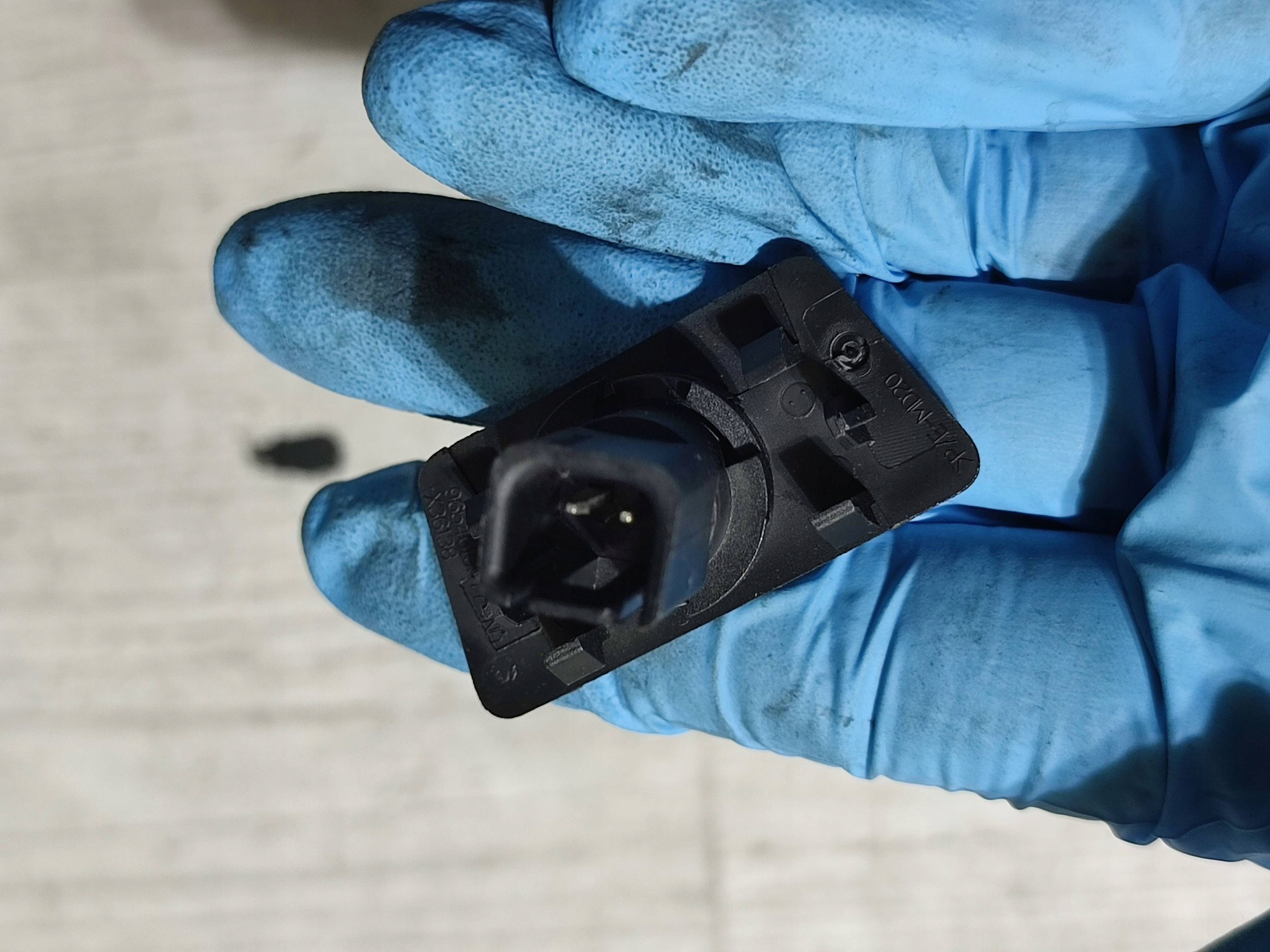 Peugeot 2008 and 2018 sensor naslonecznienia