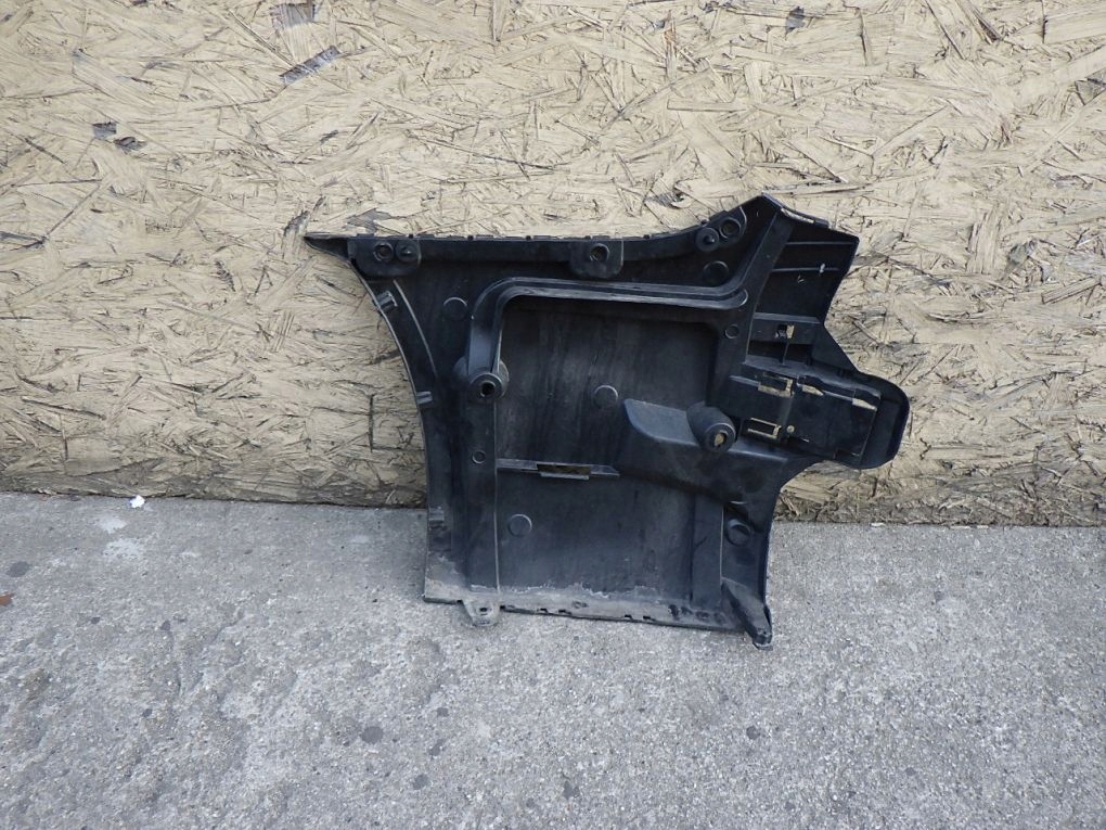 BMW 5 G31 7387316 bumper bracket rear right