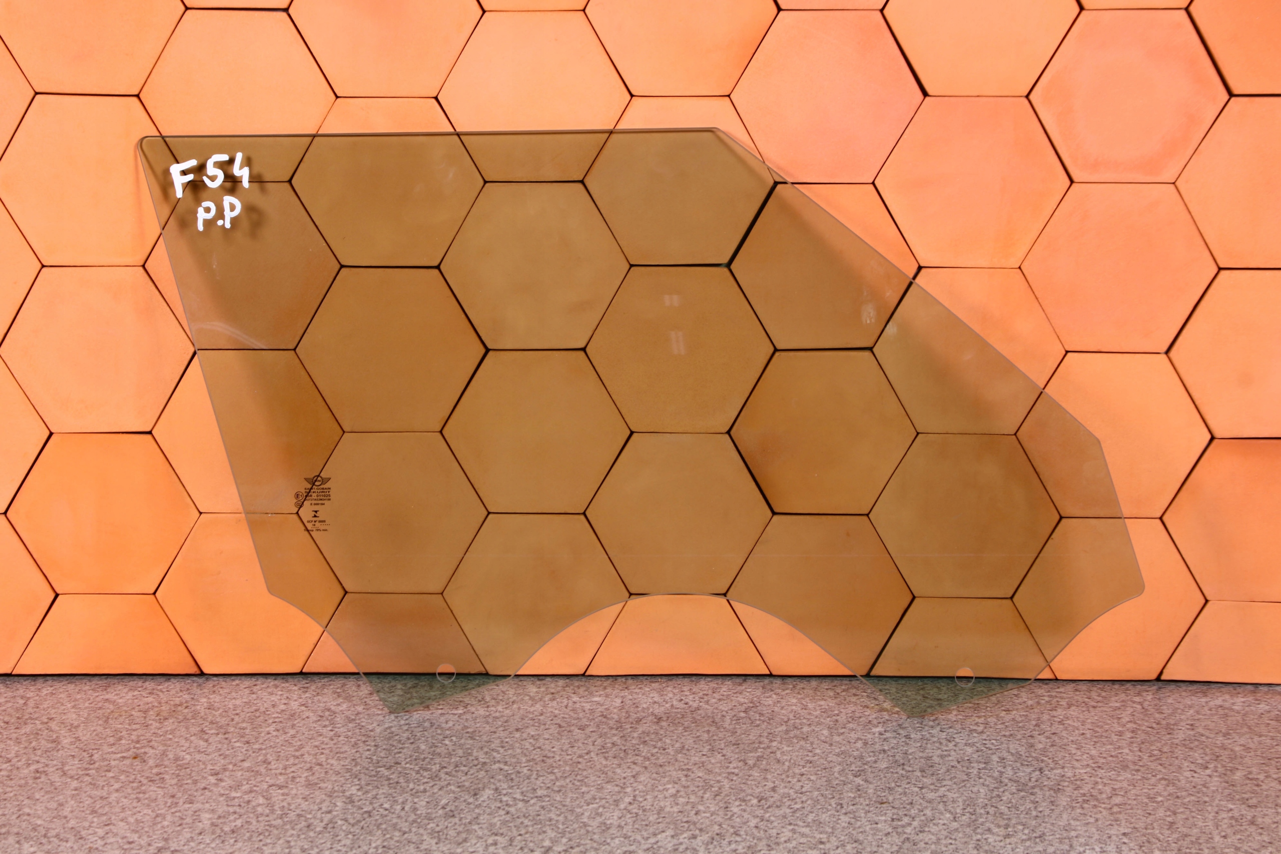 MINI F54 SZYBA BOCZNA DRZWI PRAWY PRZOD 2018 r