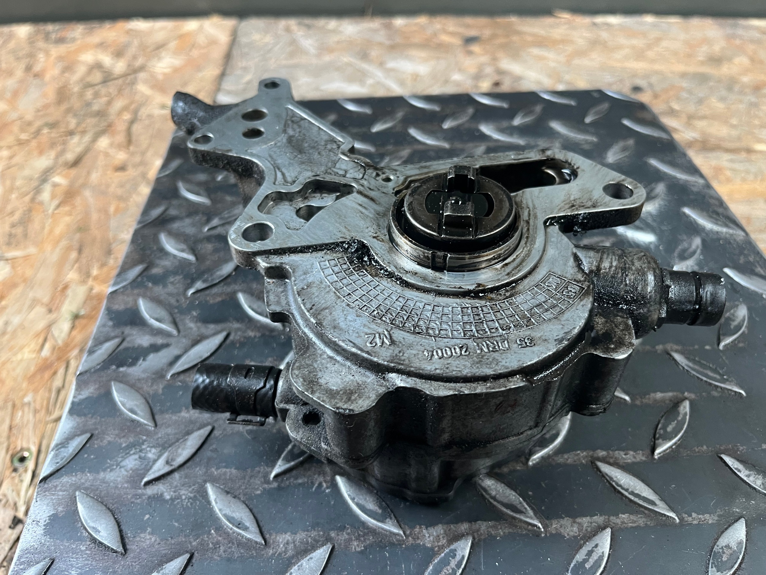 Pompa VACUM VAKUM VOLKSWAGEN PASSAT B6 038145209K
