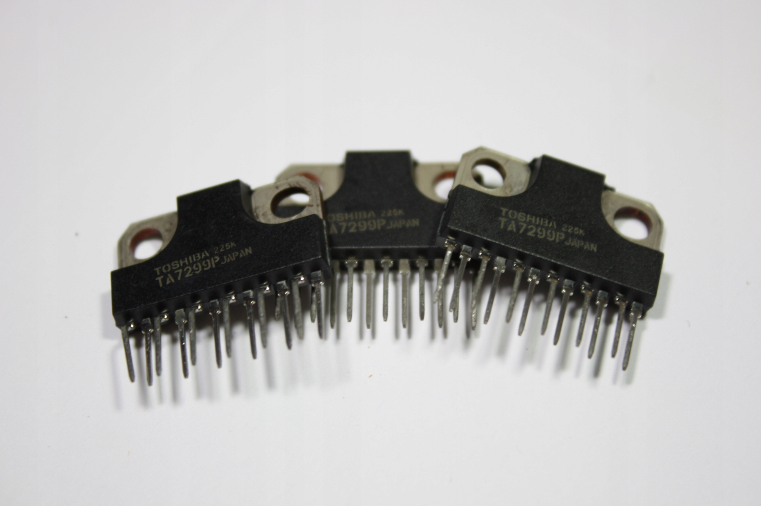 Układ scalony TOSHIBA TA7299P TA7299 P