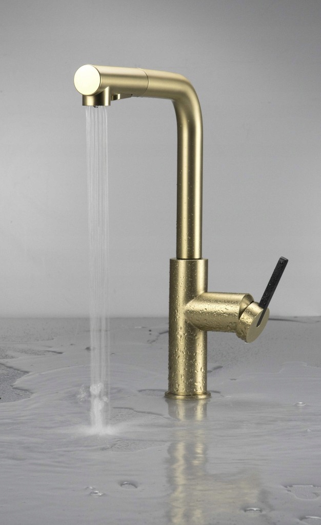 Momi kartáčovaná zlatá kuchynská batéria, s vyťahovacou hubicou (BKM_R73M) /s