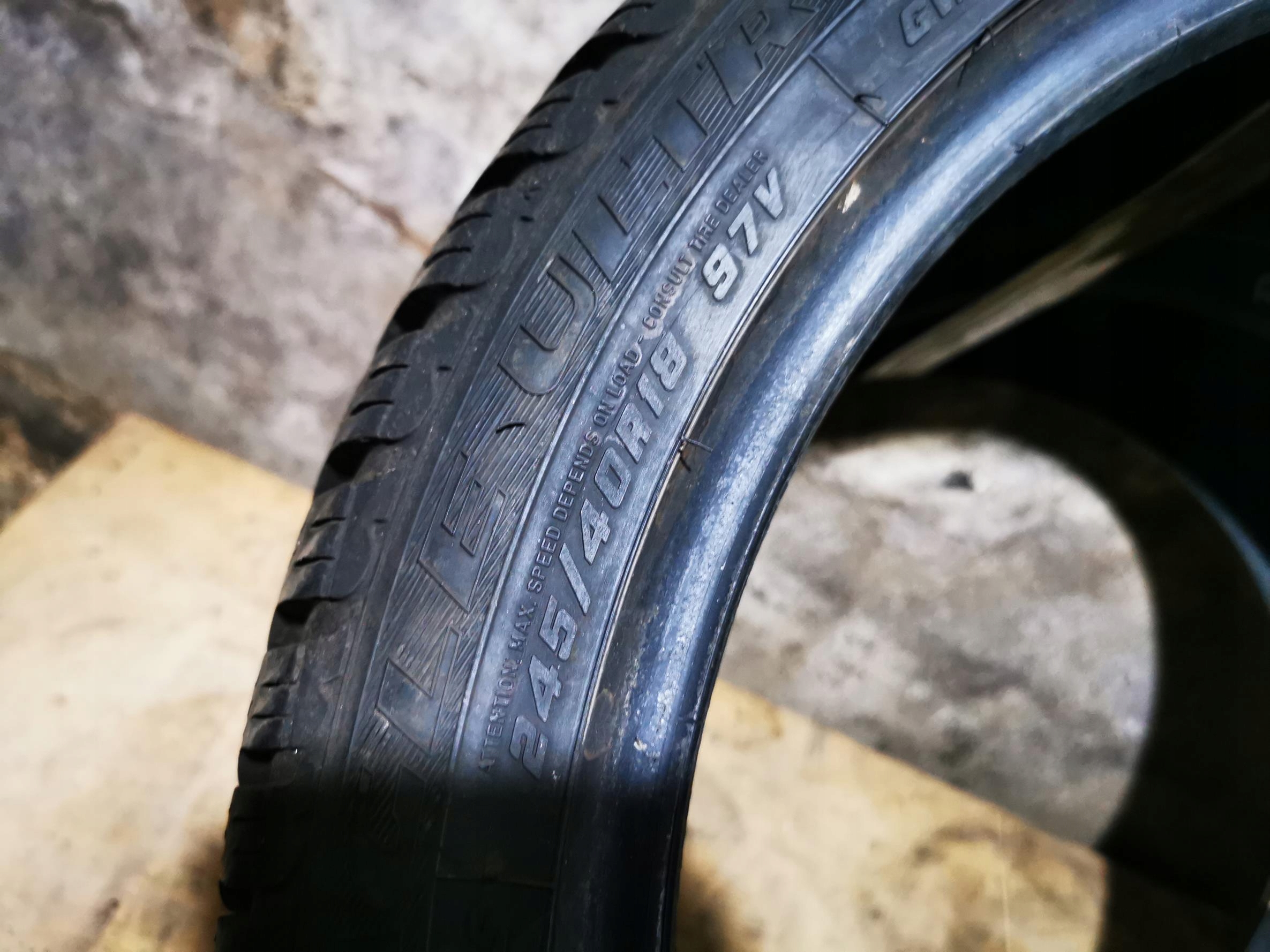 tyres winter GOODYEAR EAGLE ULTRA GRIP 245/40 R18 97V RUN FLAT EXTRA LOAD
