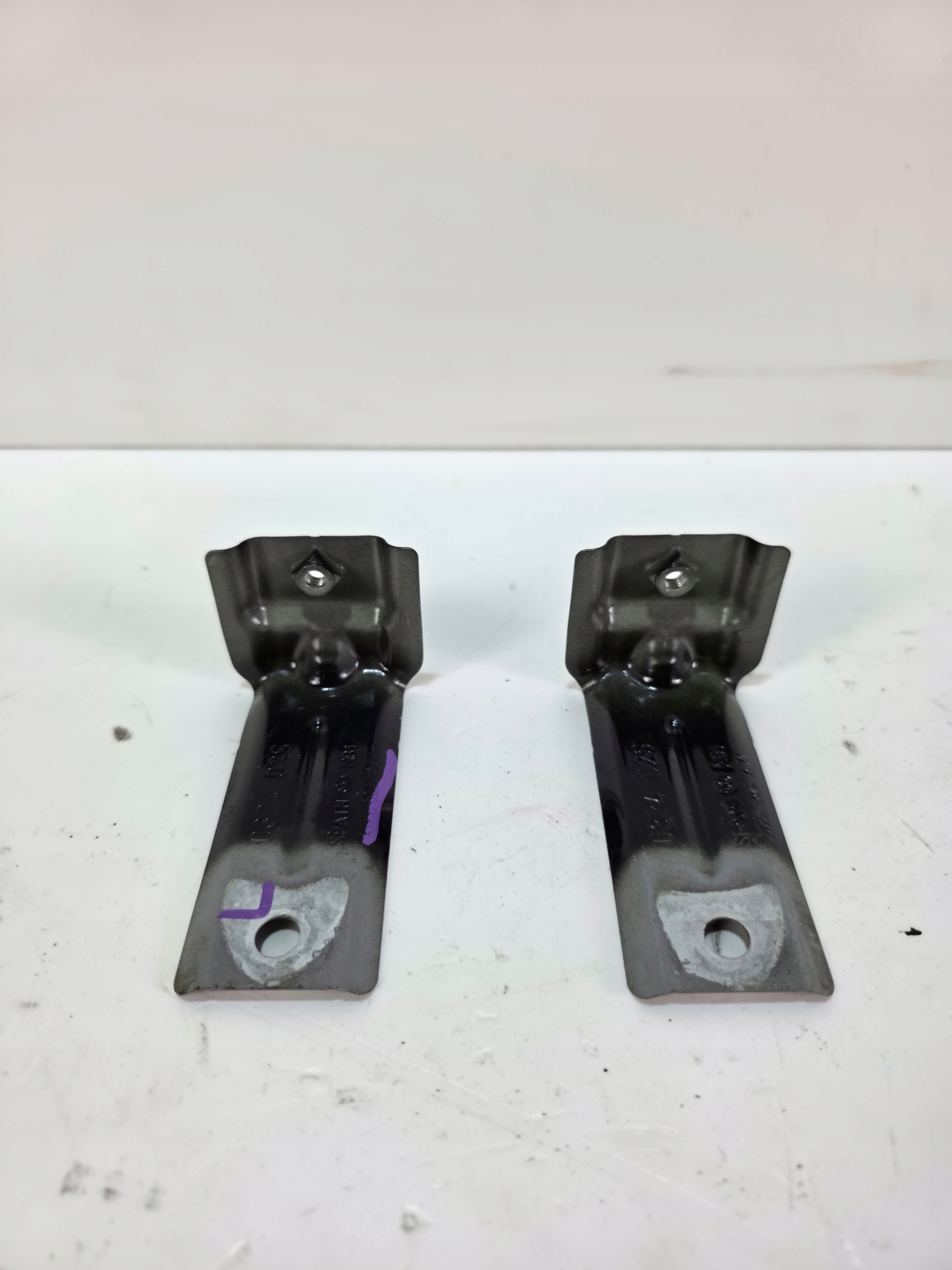 staffa parafango sinistro Destro VW TAIGO 2G7 2QS809471