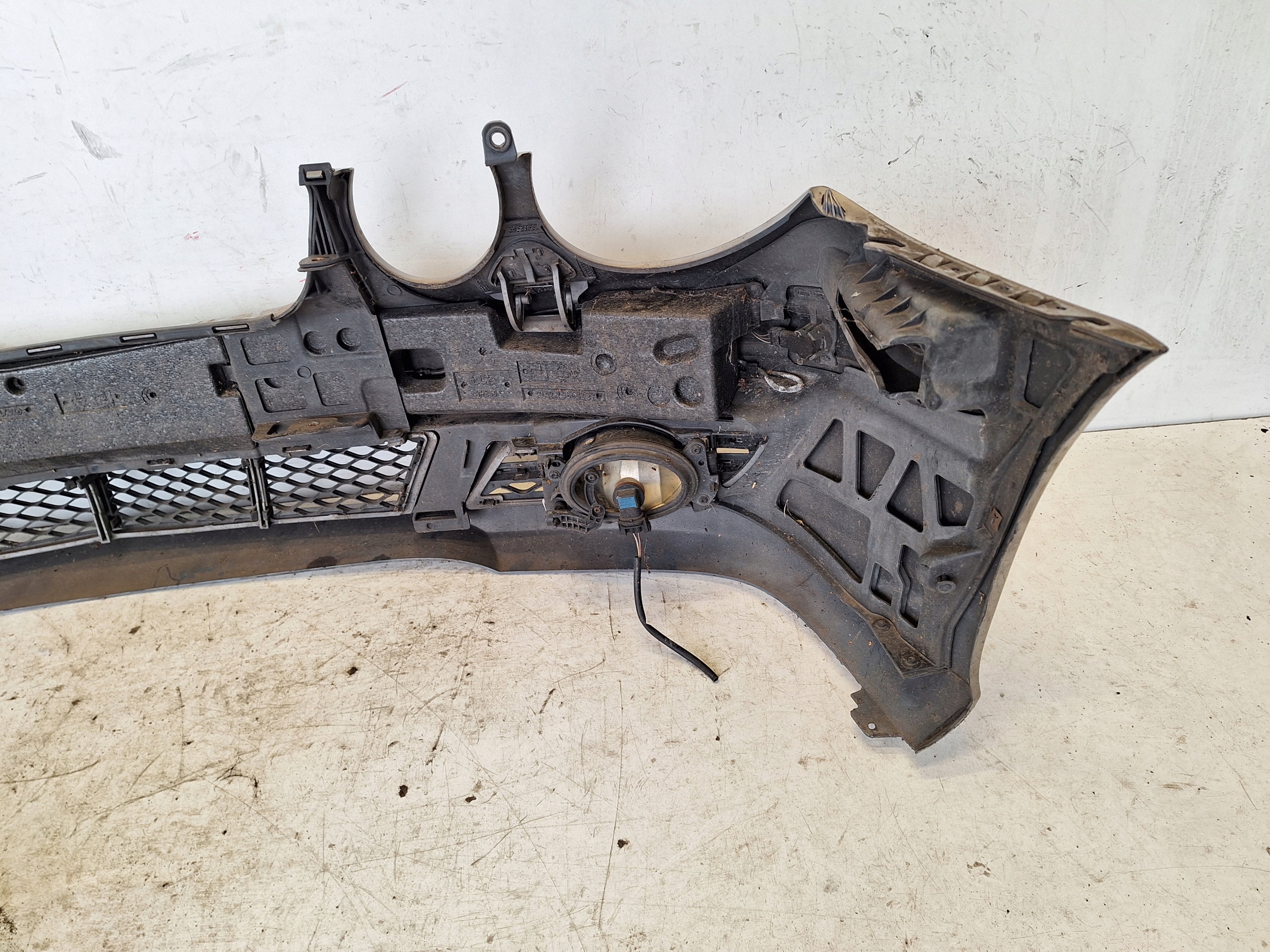 MERCEDES E-class W211 LIFT 06-08 bumper + XENON + PDC