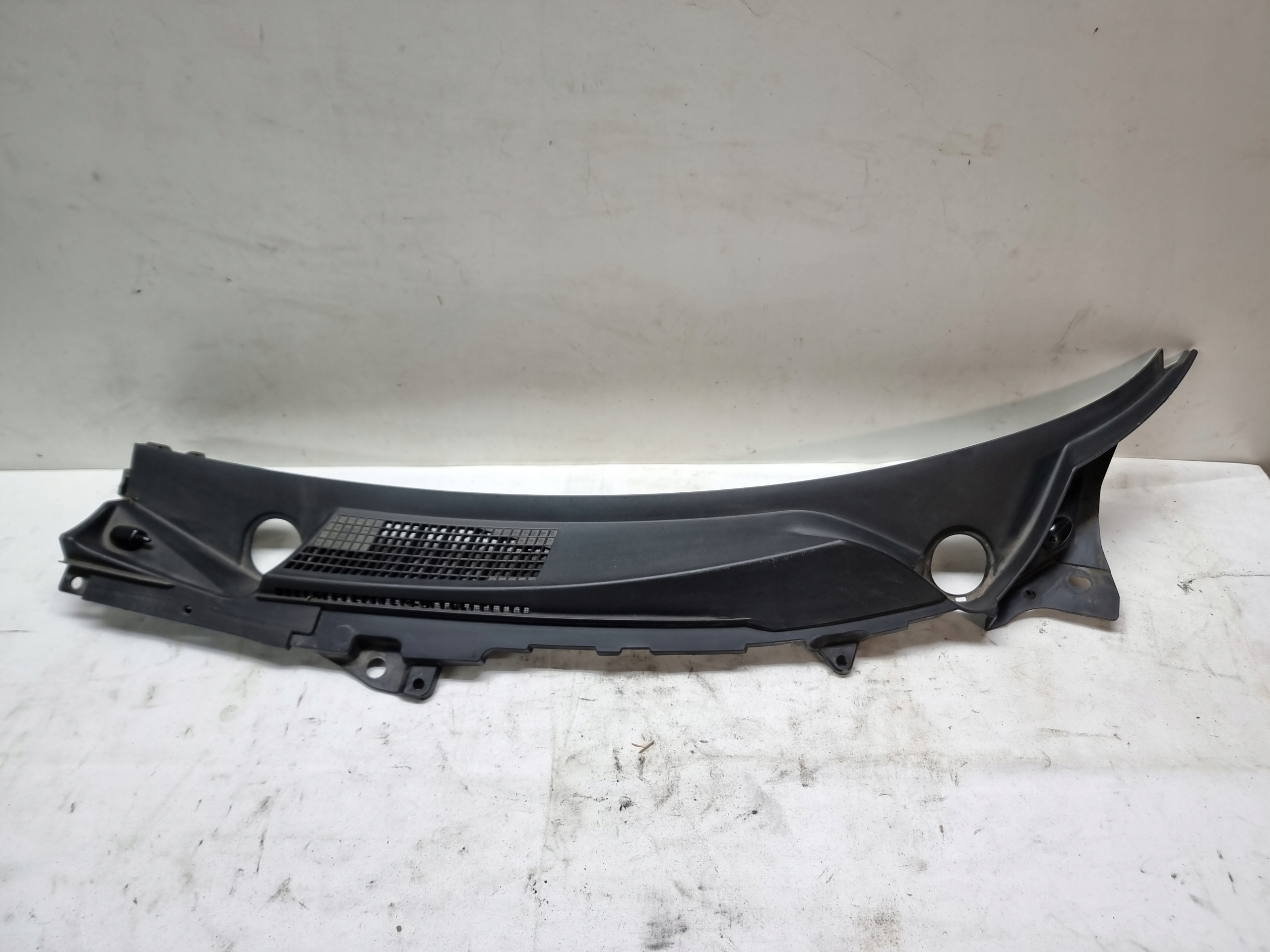 NISSAN GTR GT-R R35 LISTWA PODSZYBIE LEWE