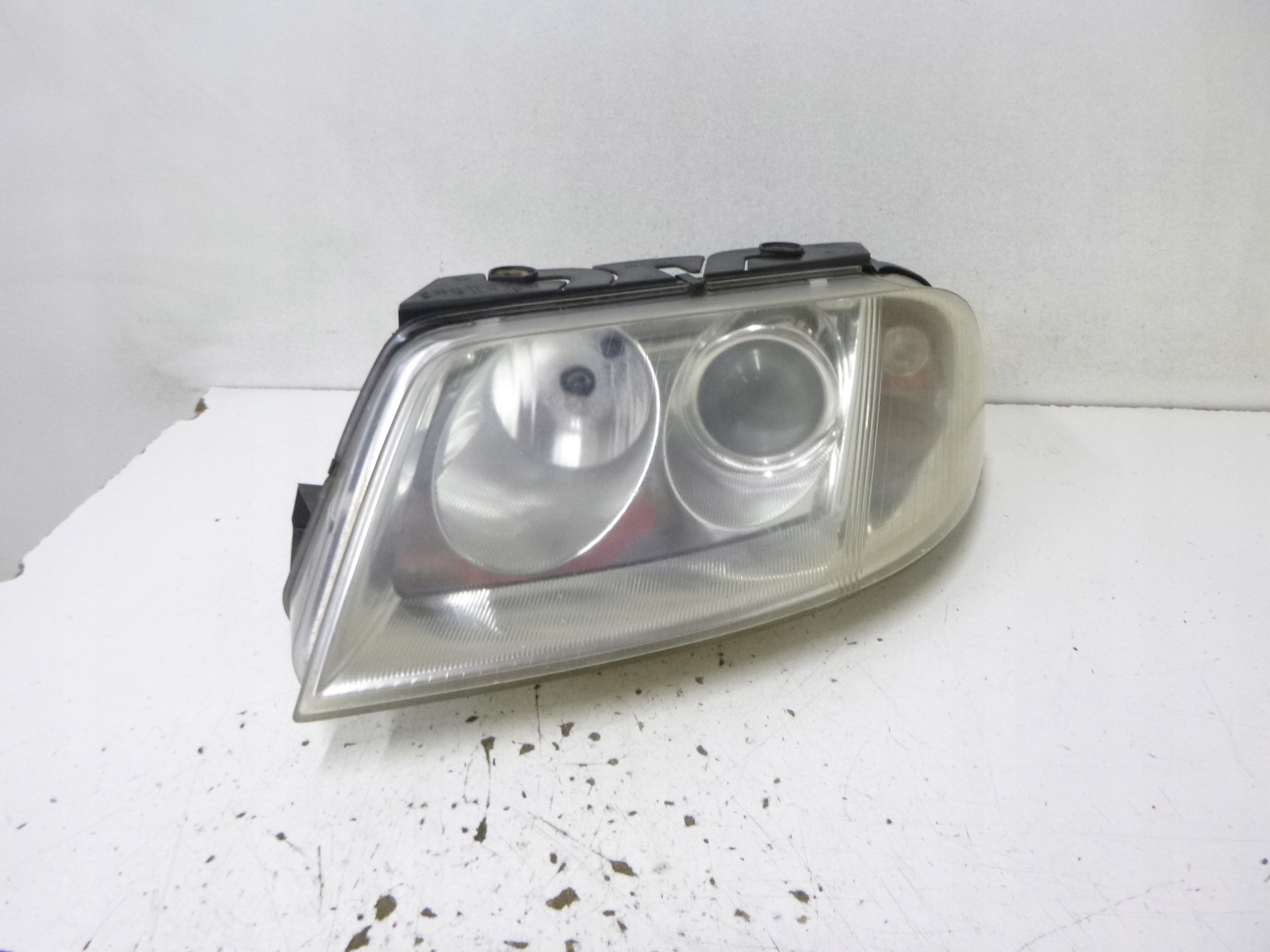light front Volkswagen Passat B5 Lift 2002r. 3B0941015AN