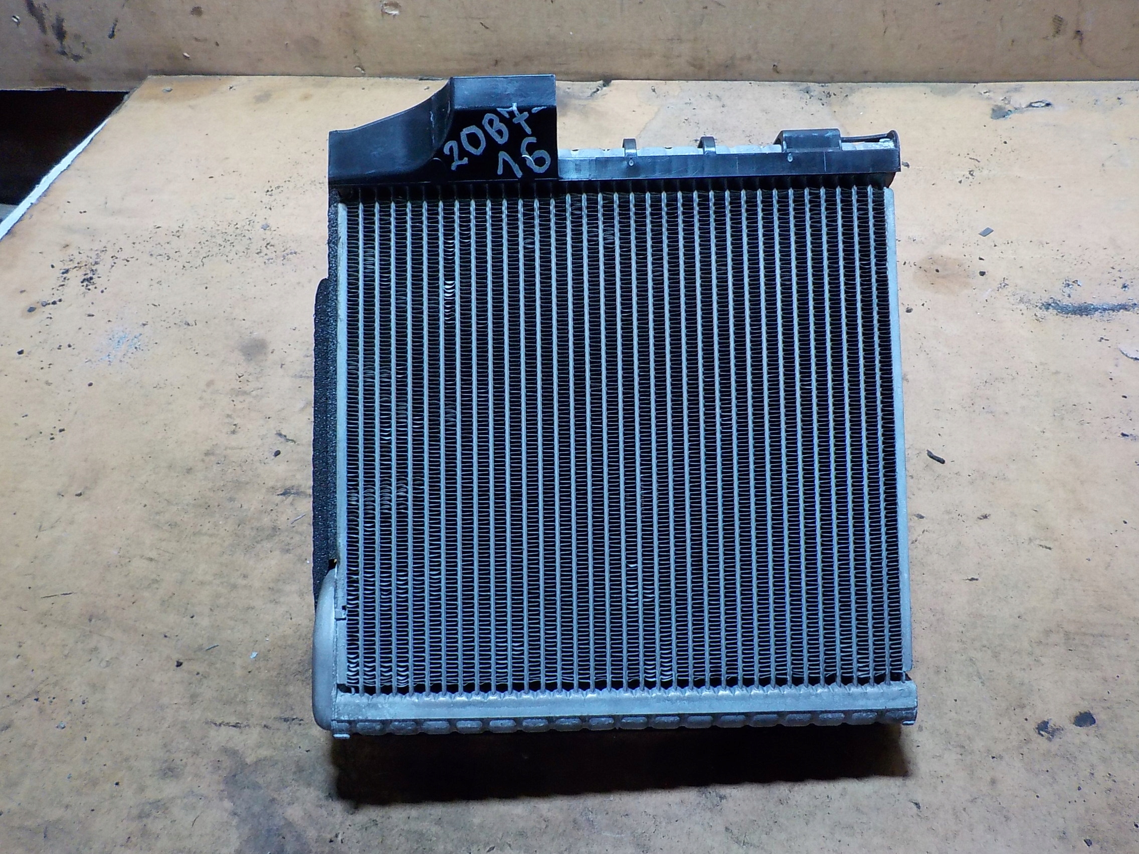 Радиатор отопителя KLIM PASSAT B7 10r 1K0820679