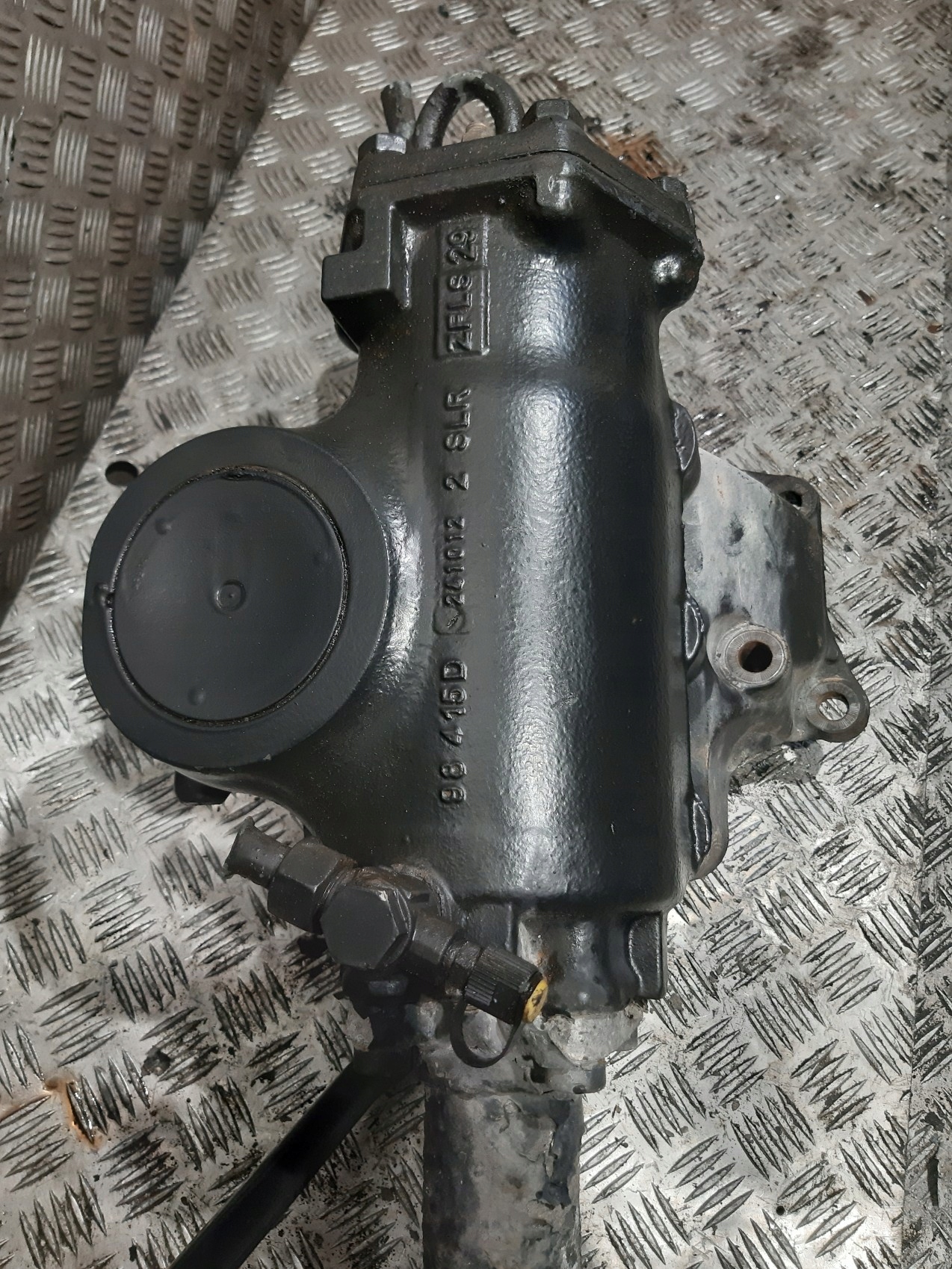 Boîter direction Boîter direction ZF MAN TG 410 98415D