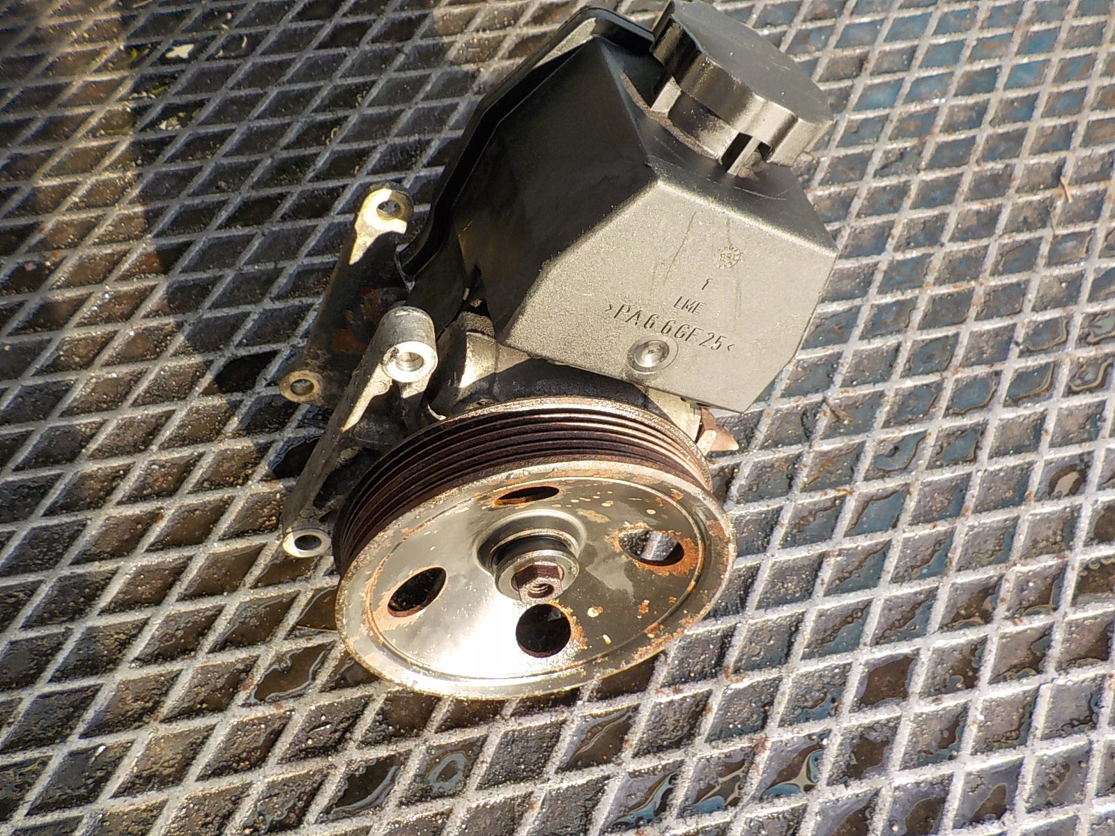 MERCEDES-BENZ VITO SPRINTER servo pump A0024662501