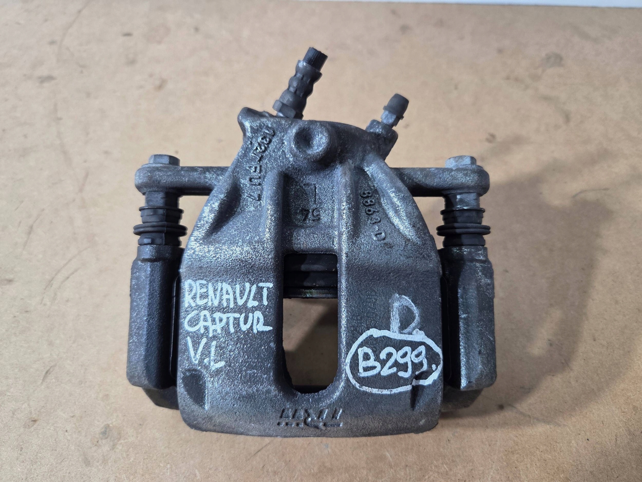Renault Captur and caliper brake front left 8863D(B299)