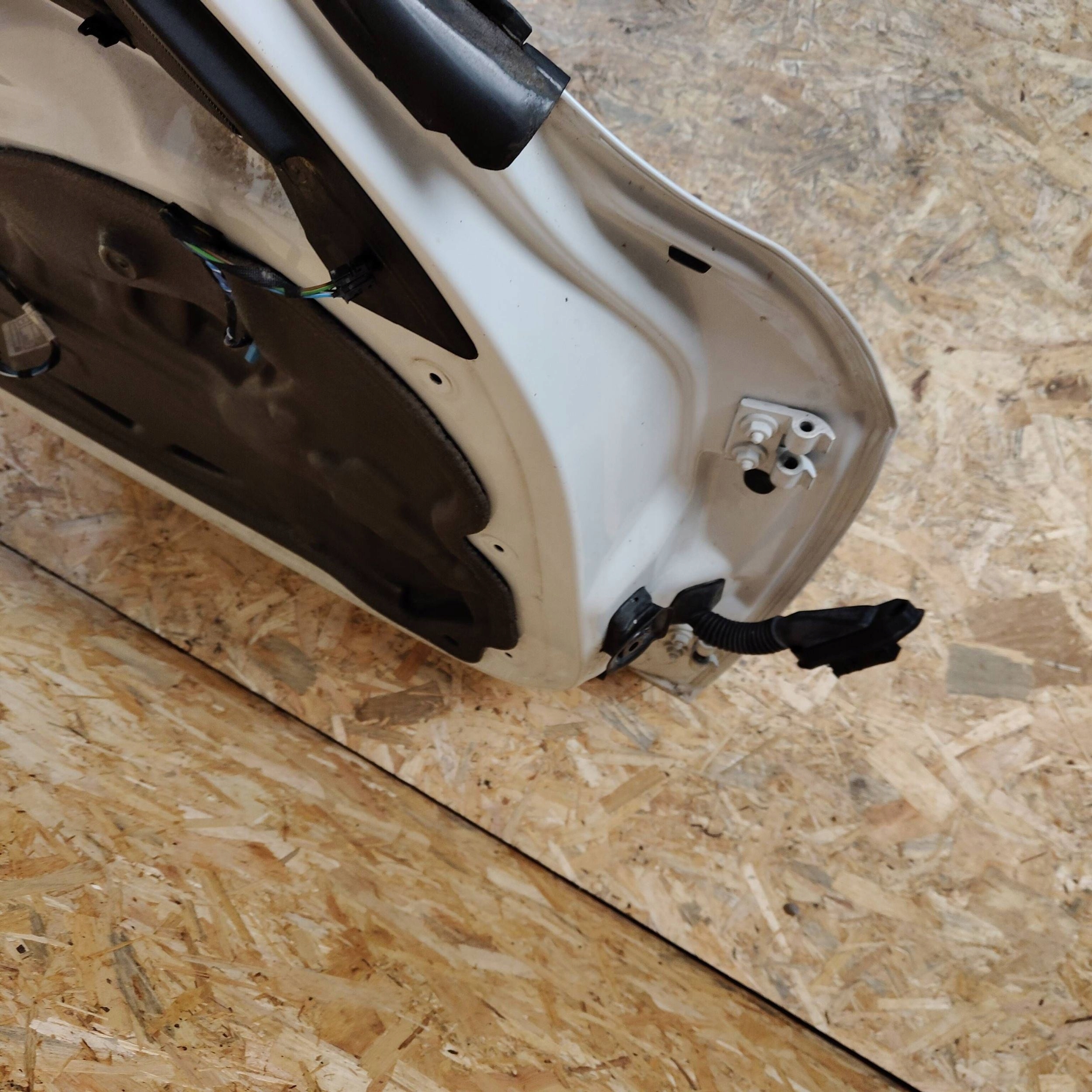 door front front side left BMW X1 E84