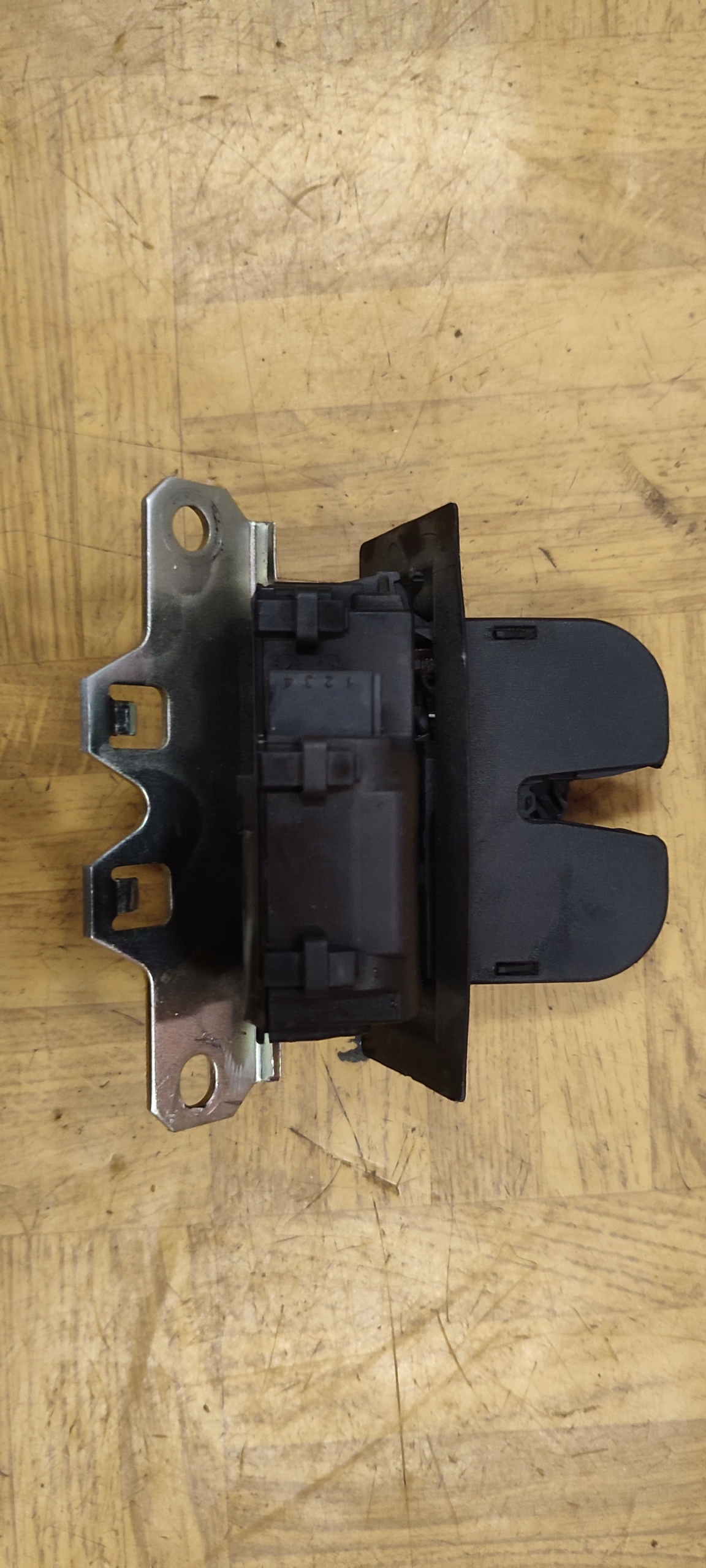 lock bonnet boot opel inisignia a HATCHBACK
