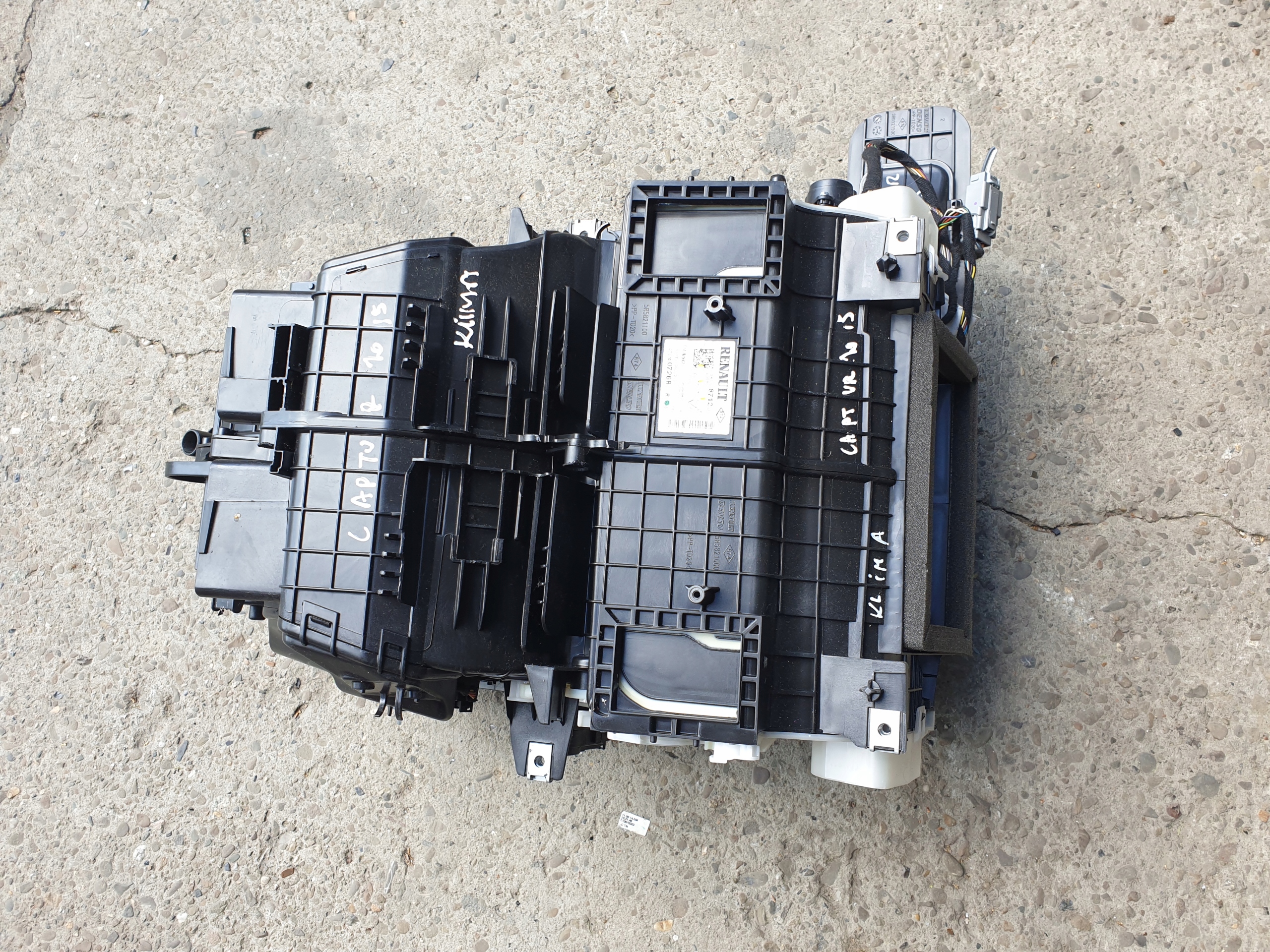 ohřívač KLIMATRONIK RENAULT CAPTUR a 2013- 272700726R