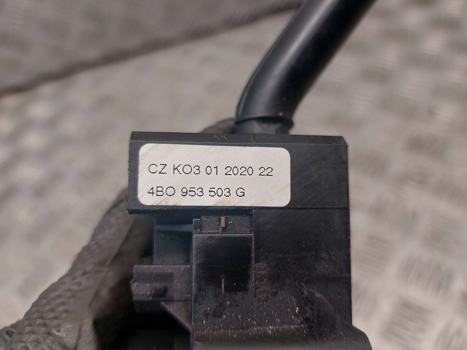 commodo commande levier commodo sous volant SEAT TOLEDO II 8L0953513G