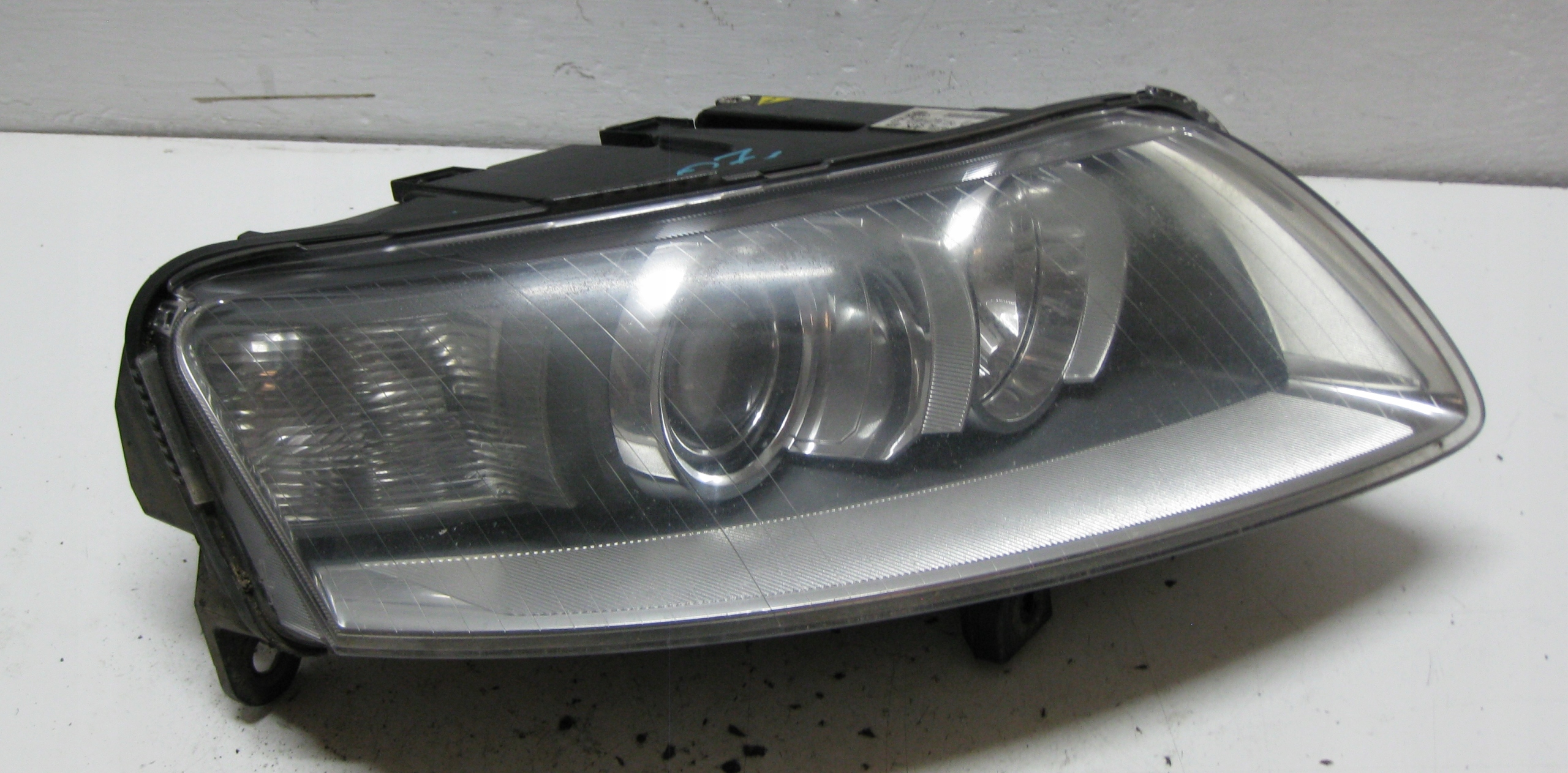 AUDI A6 C6 KOMBI 2.7 TDI 07R light right front XENON 4F0941004AK