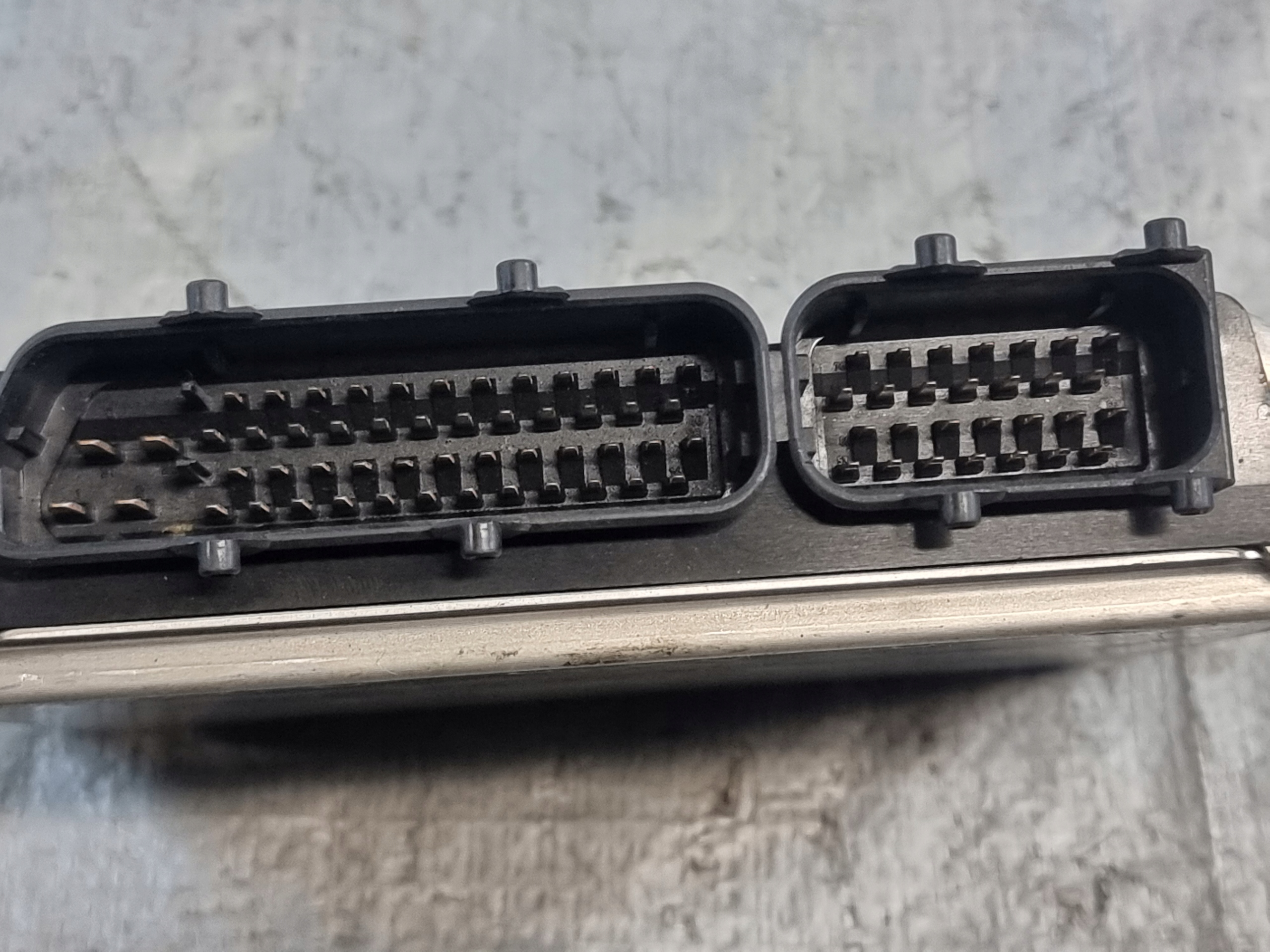 control unit computer of the engine OE 4D0907551F AUDI A4 B5 2.8B V6 142kW 97r