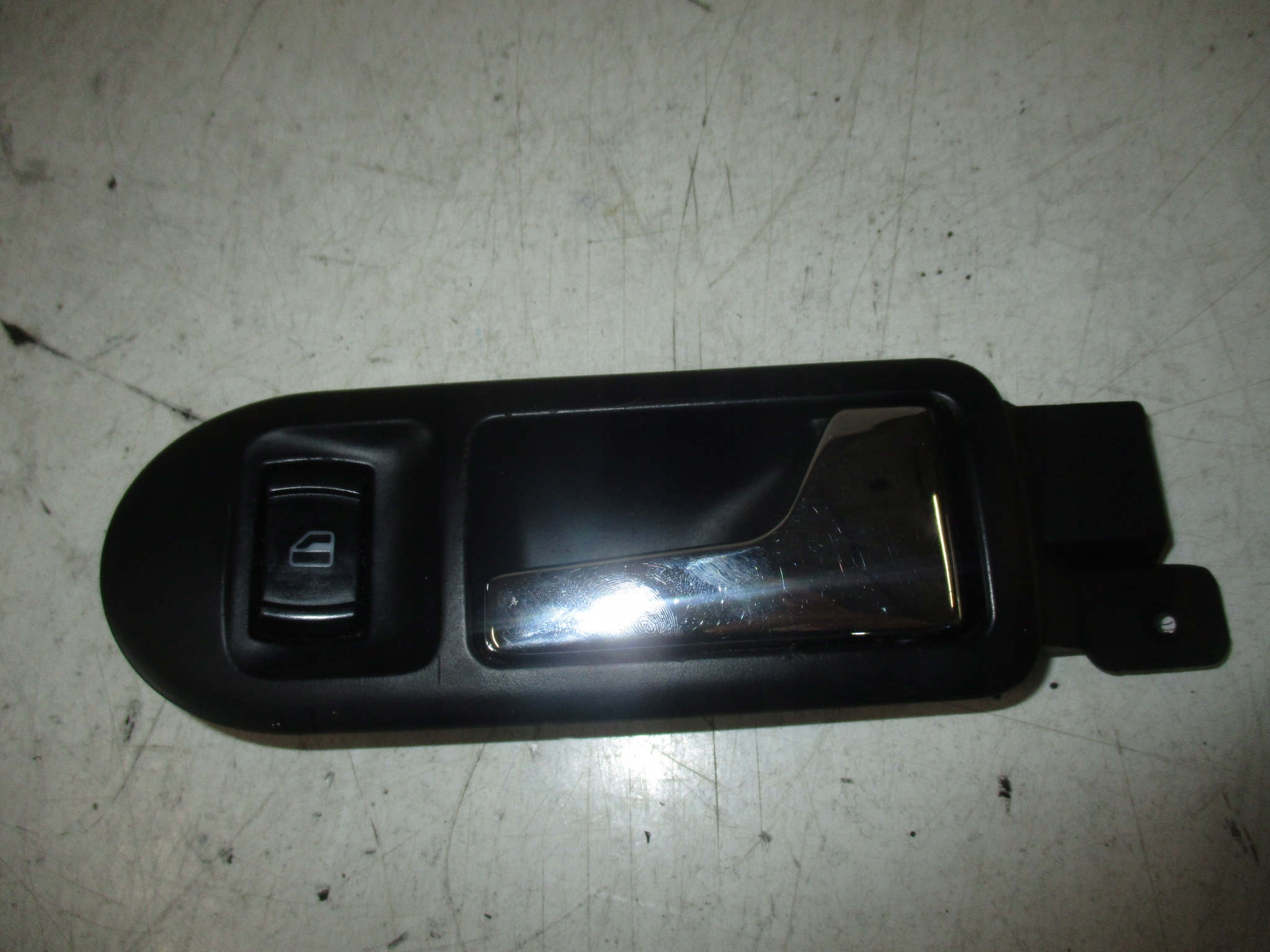 KLAMKA WEWNĘTRZNA TYLNA TYŁ PRAWA VW PASSAT B5