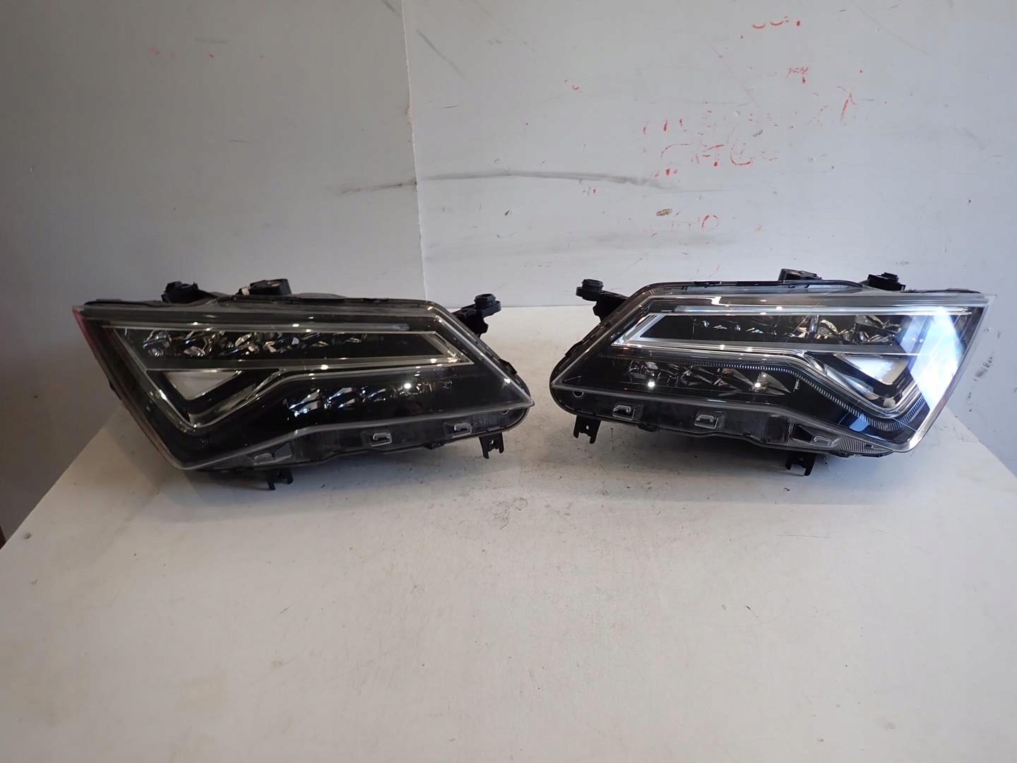 light front front left SEAT ATECA 2016- FULL LED 576941008F