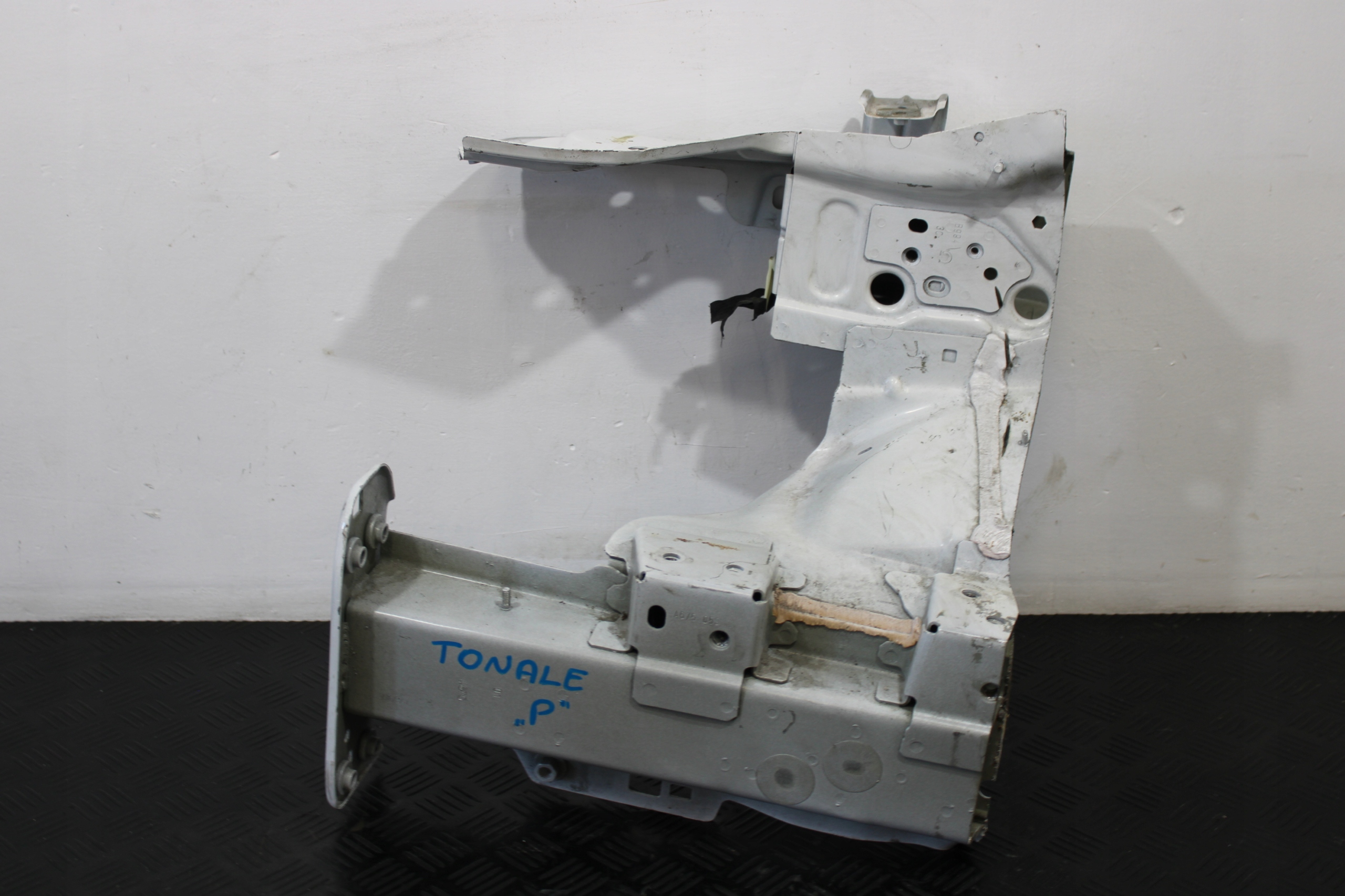 quarter quarter FARTUCH right front ALFA ROMEO TONALE
