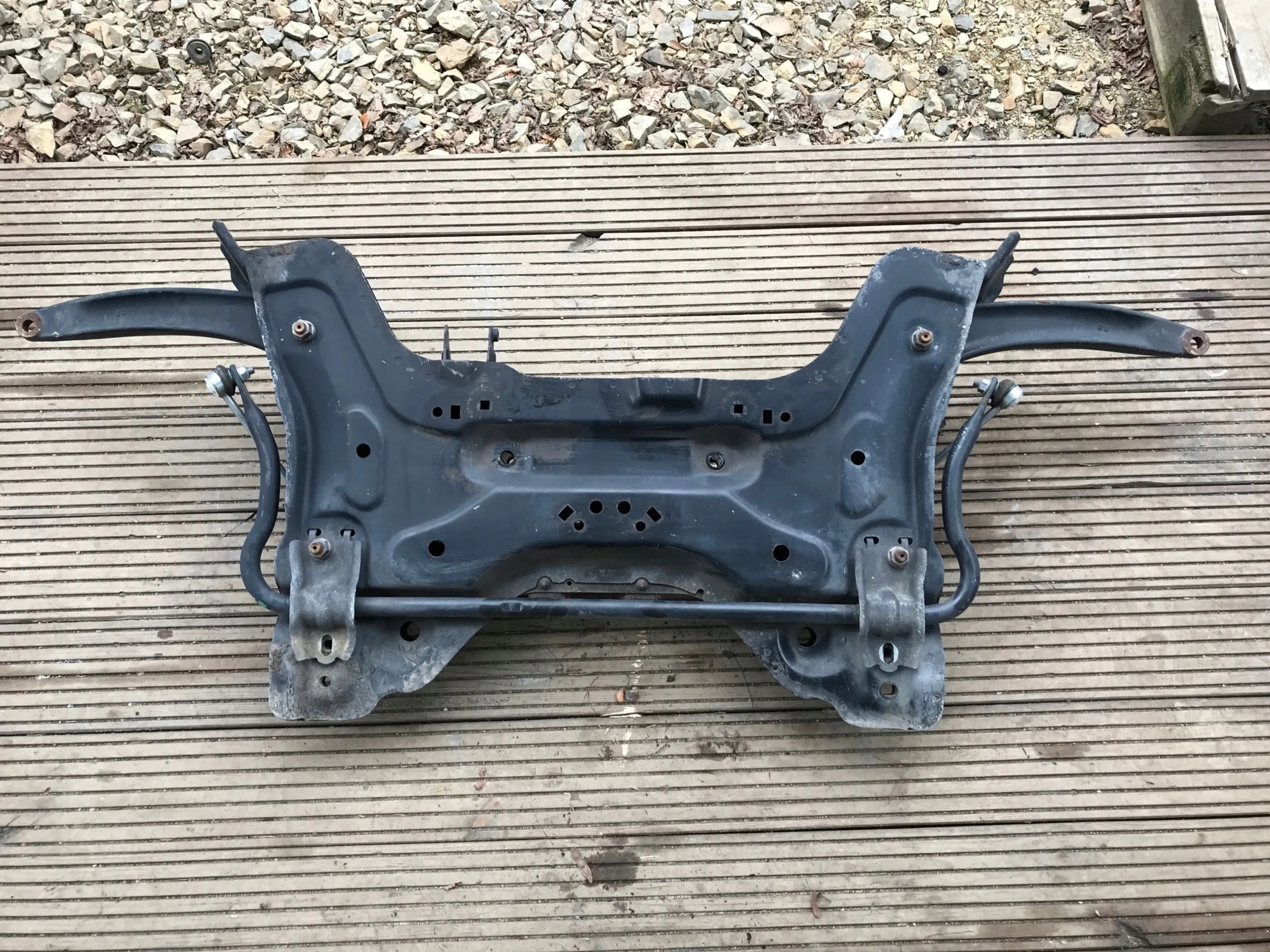 CITROEN C4 and axle beam subframe axle beam front