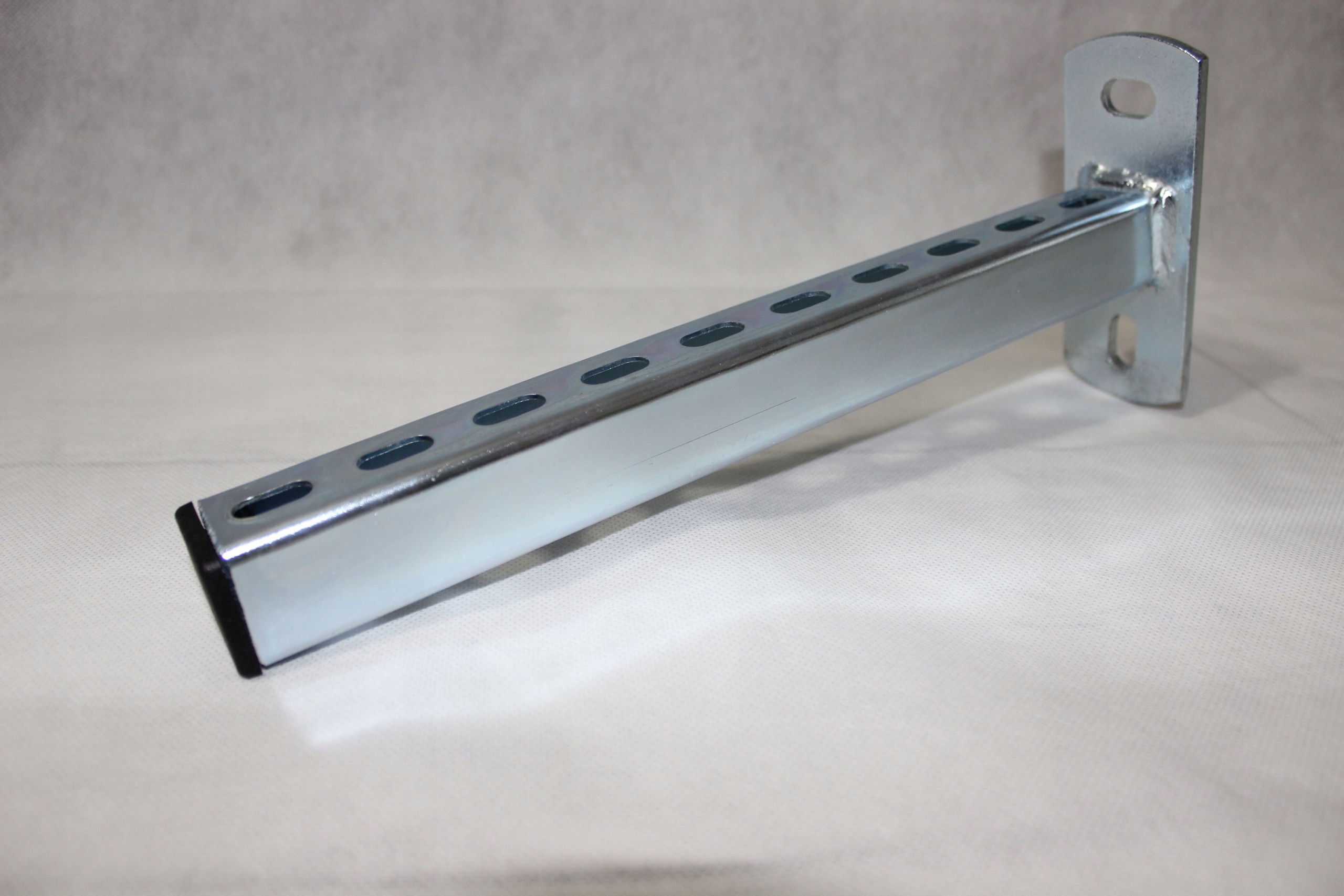 

Konsola uchwyt T 30x30 600mm ocynk wspornik prod.