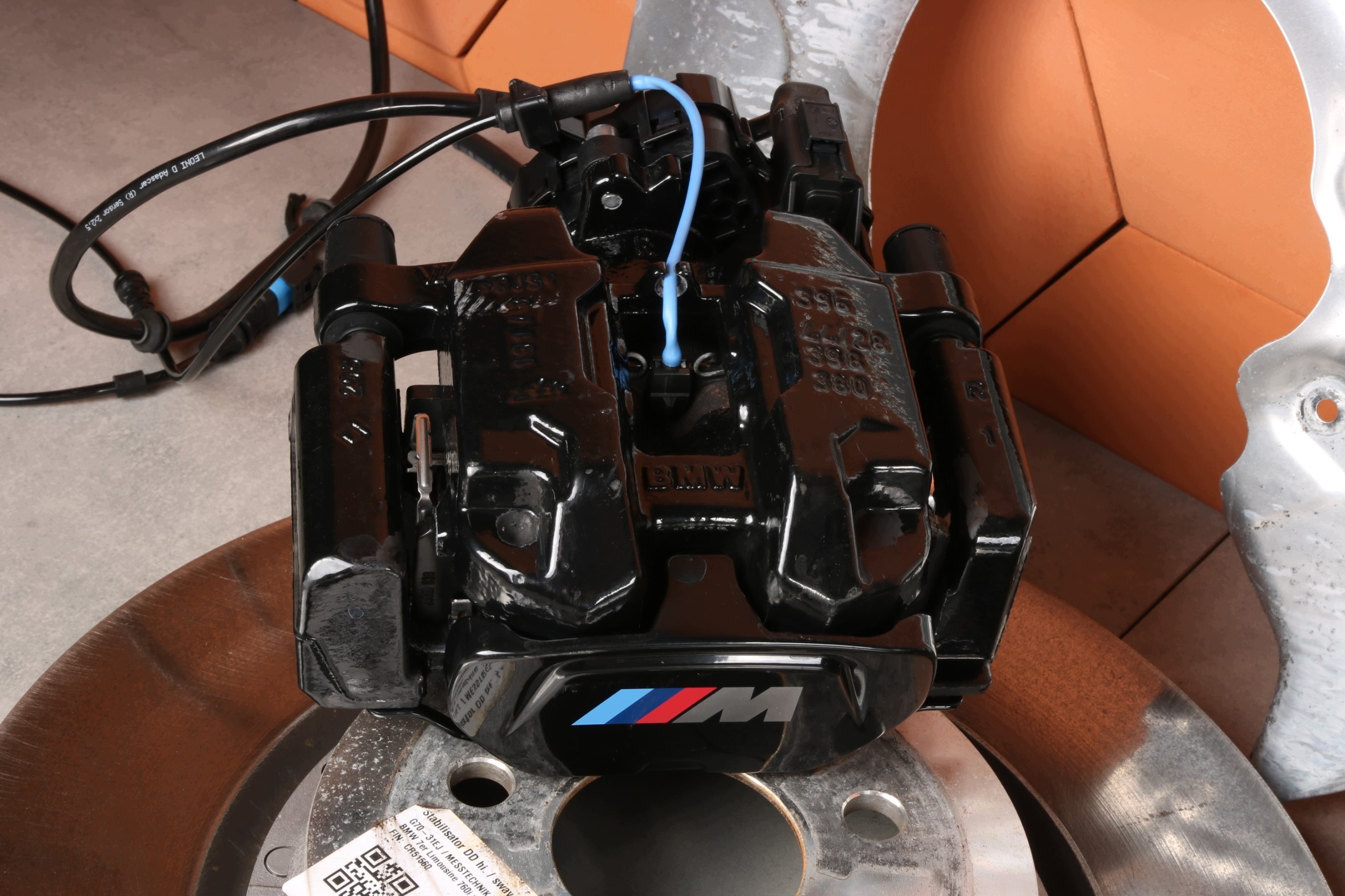BMW 7' G70 m-packet UKLAD brzdový třmeny kotuče plotýnky 398X28 395x36