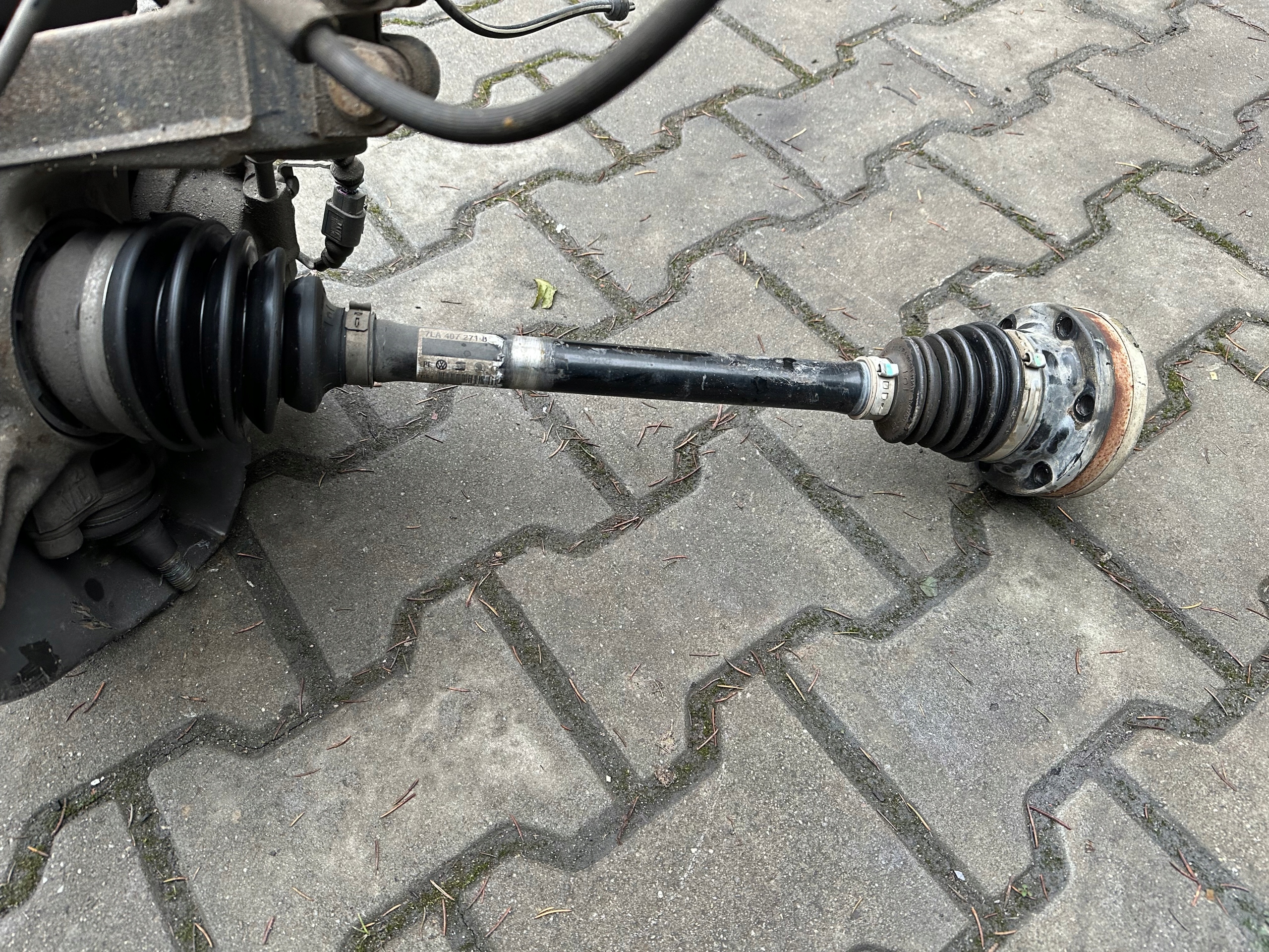 semi-axis left VOLKSWAGEN TRANSPORTER T6.1 2.0 TDI 7LA407271B