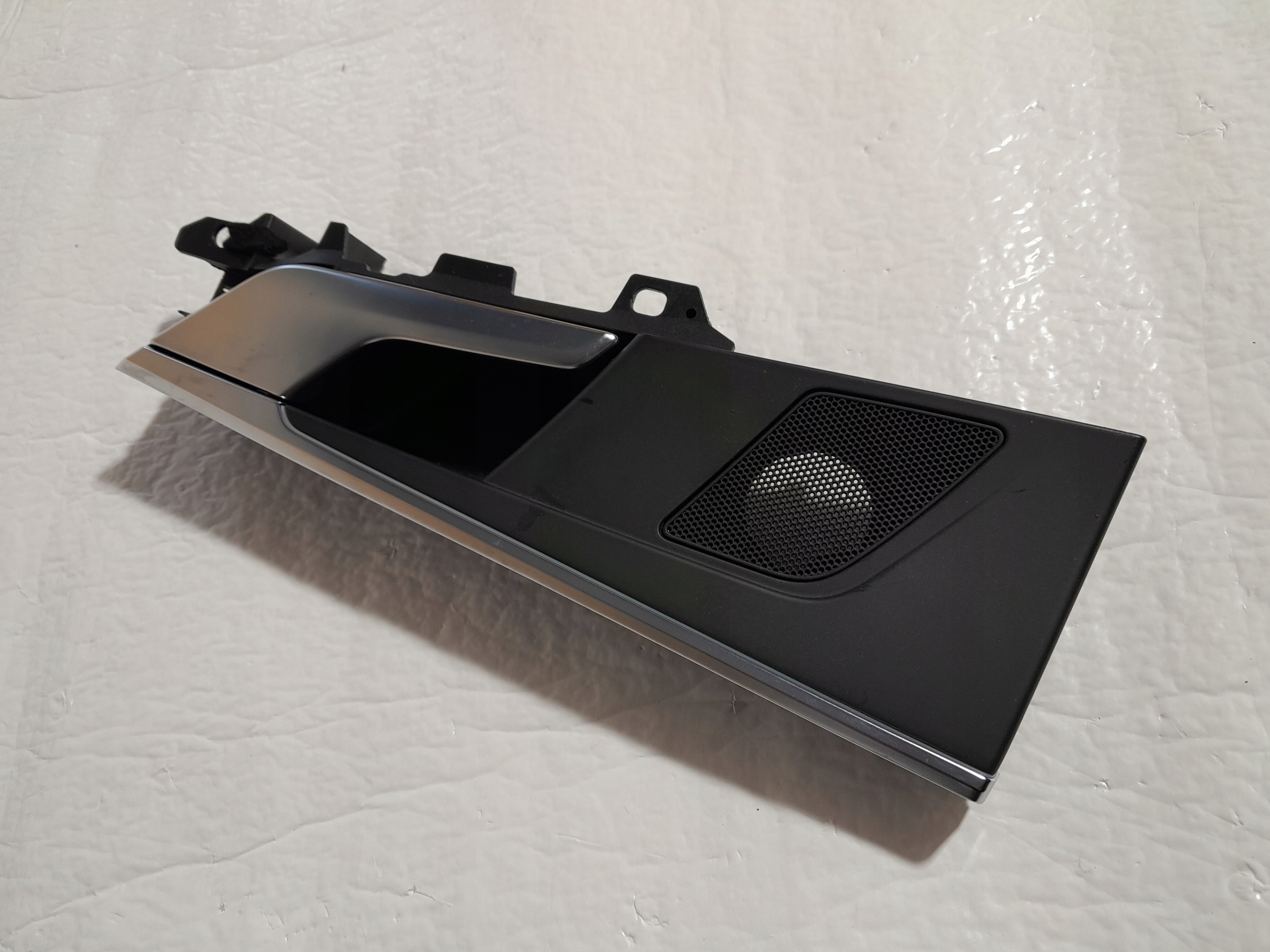 AUDI A4 B9 handle inner right rear part 8W0959524
