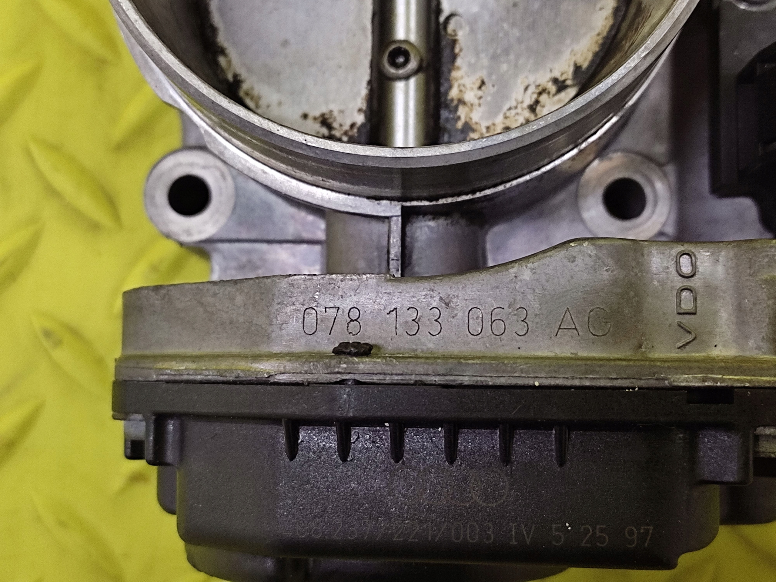 AUDI A6 C5 2.4 V6 Valvola a farfalla 078133063AC
