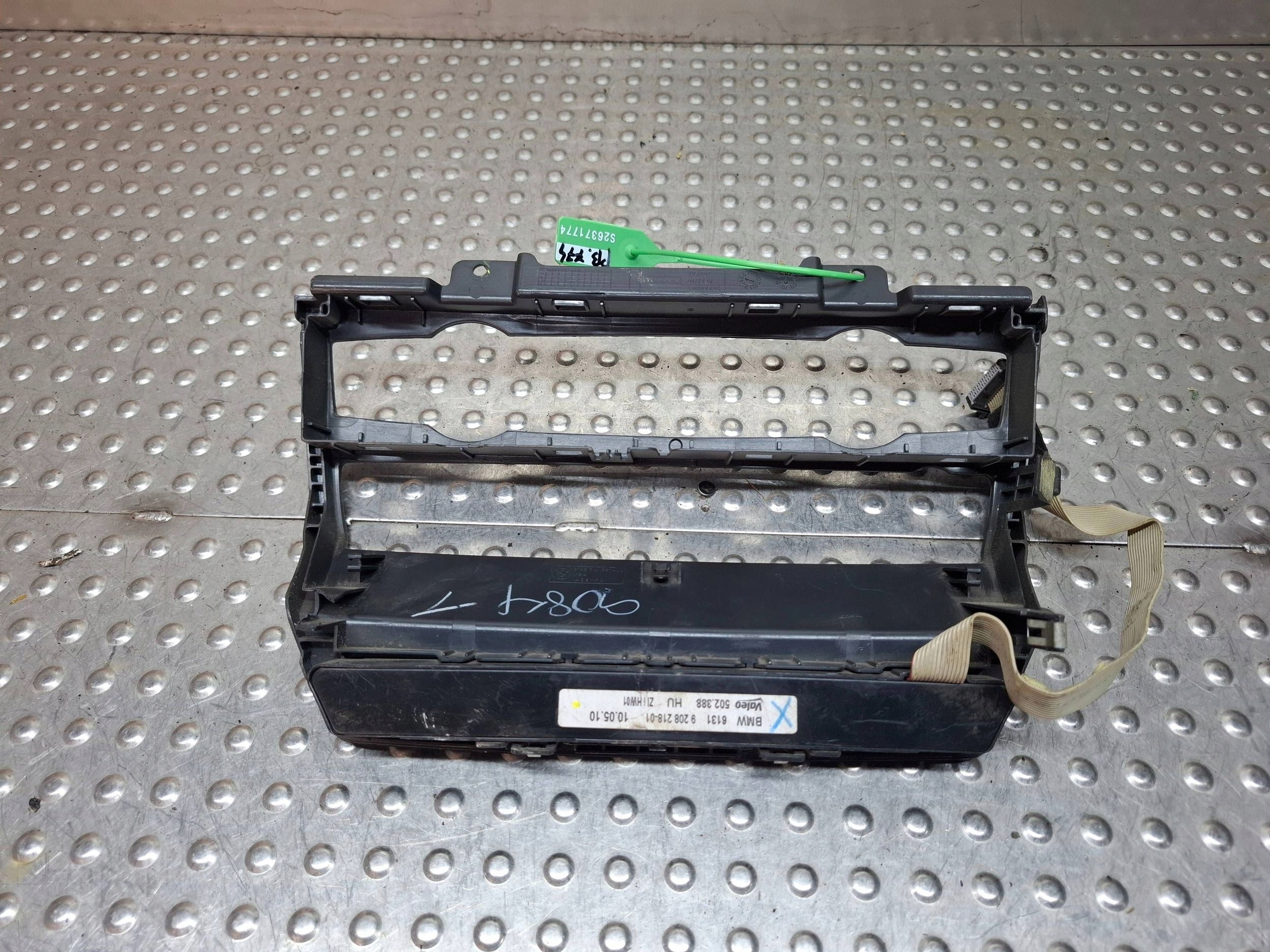 Bouton PDC ASR ZJAZDU du capot Châssis 9208218 BMW X5 E70 X6 E71