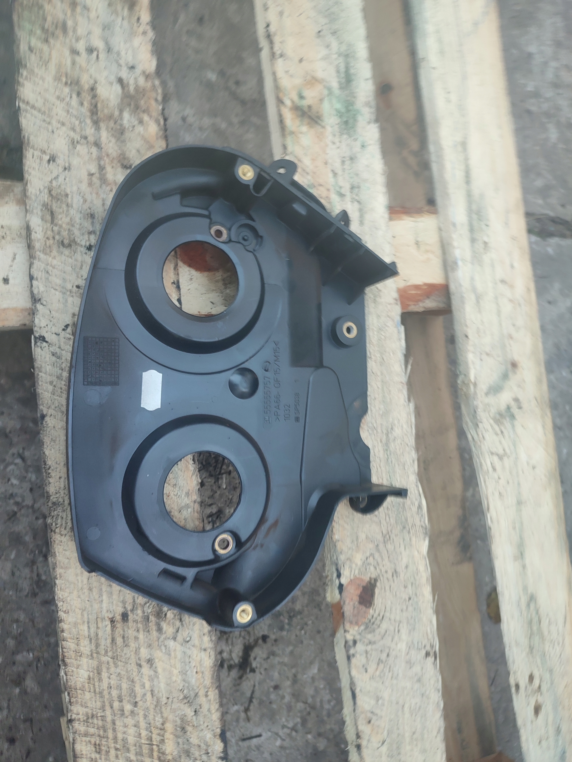 Couvercle carter distribution Opel Meriva A 55555757