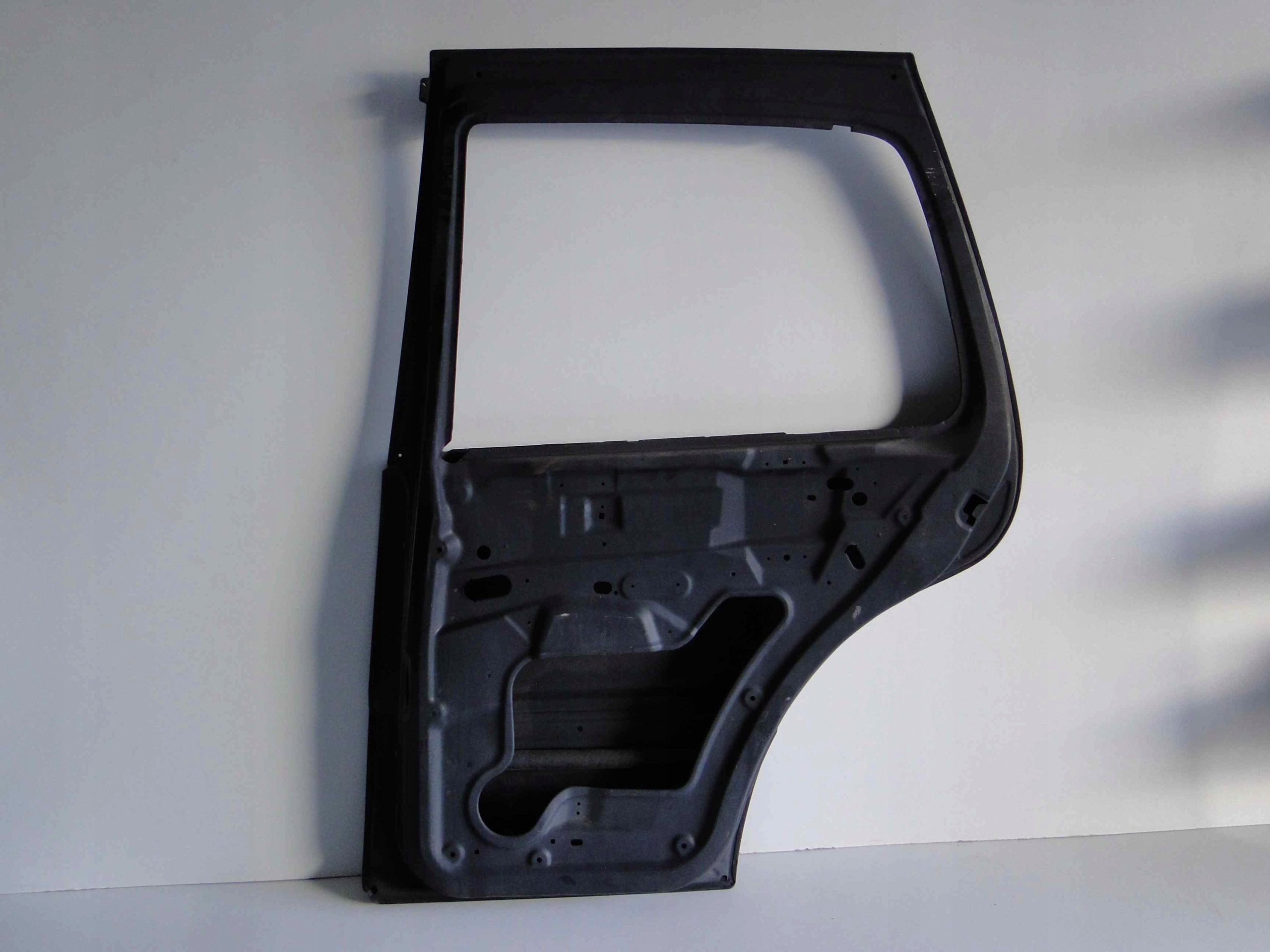 MERCEDES ML W163 163 LIFT DRZWI TYLNE PRAWE NOWE Producent części Mercedes-Benz OE