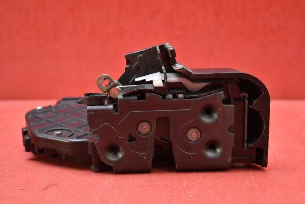 lock door left rear part rear VOLVO S40 2 II 04-07