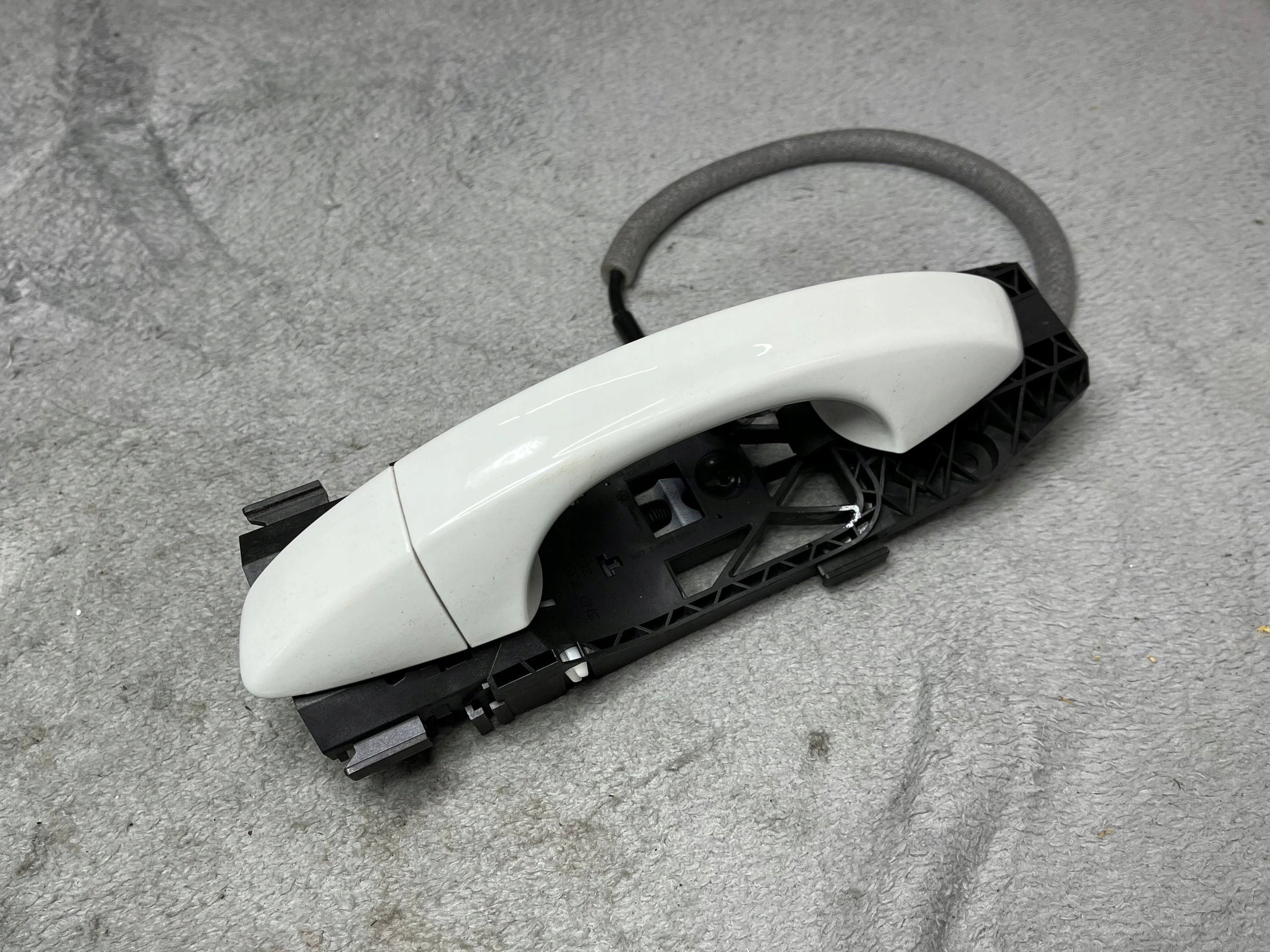 handle exterior rear Volkswagen Golf VII 5G0837205N