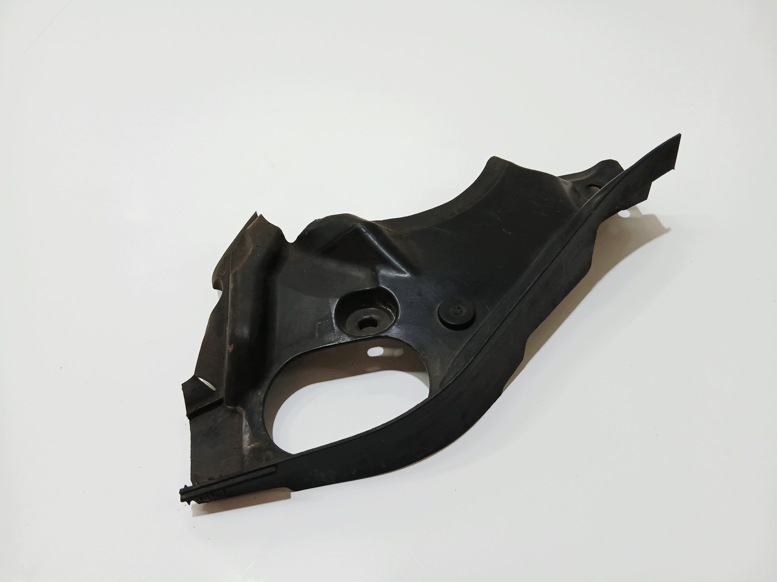 blende abdeckung windlauf rechts vorne BMW F46 7300520