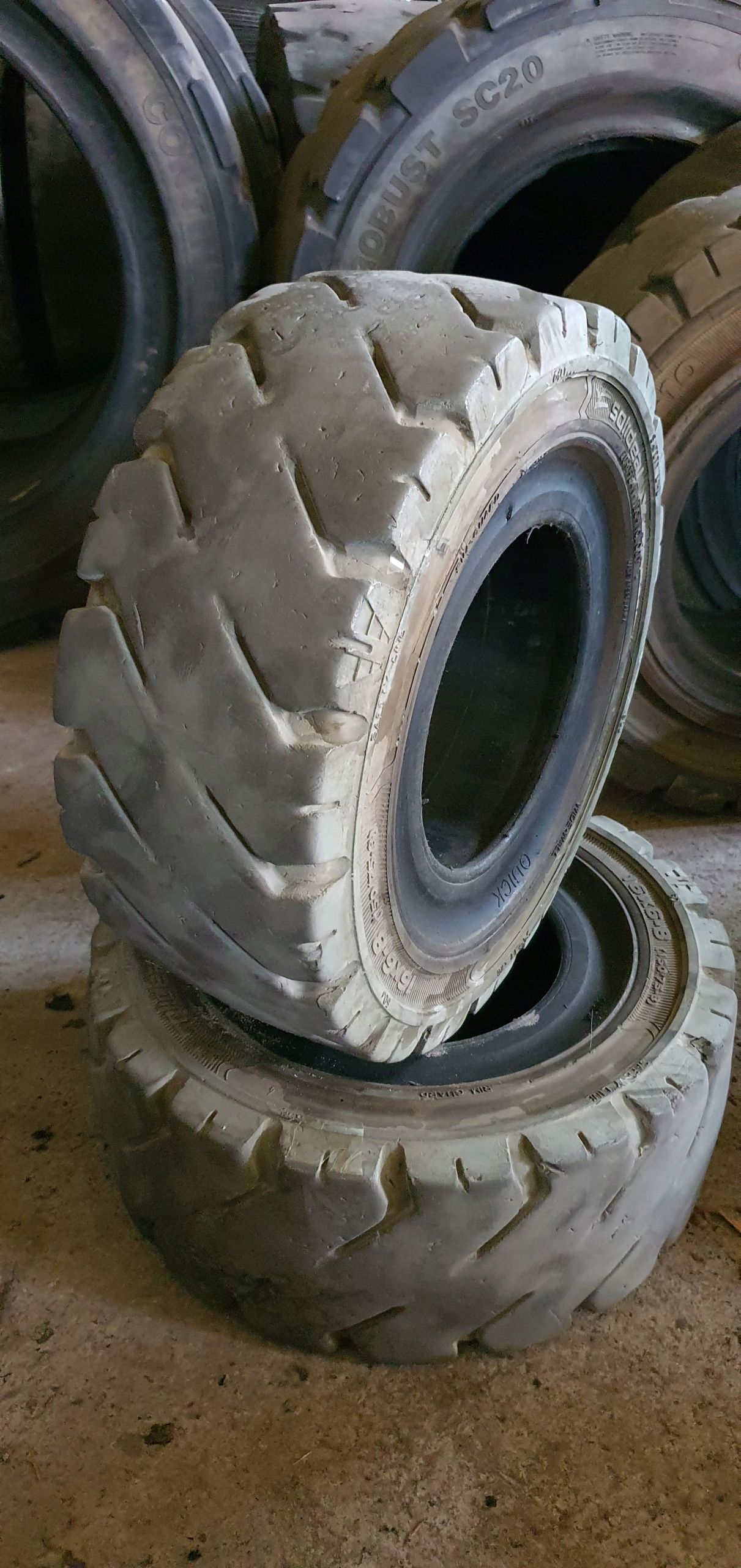 Тверді шини 16x6-8 (150/75-8) Solideal SIT